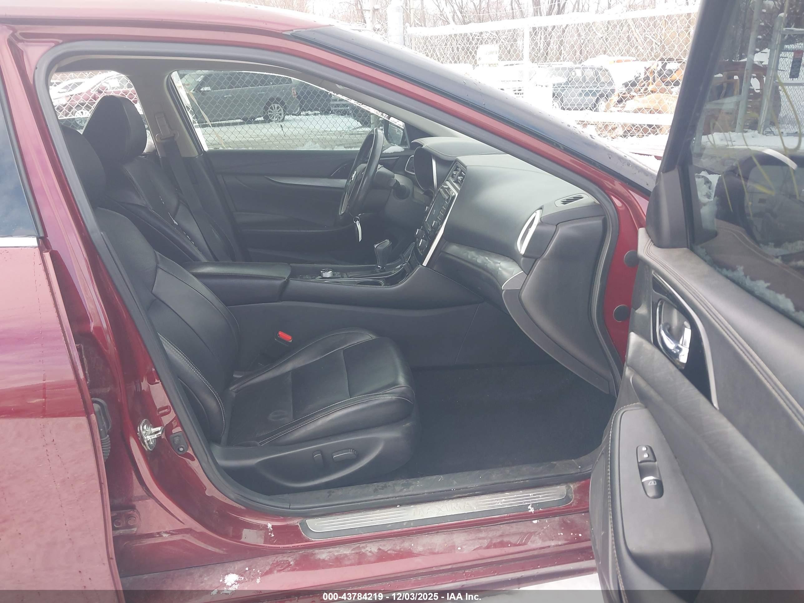 NISSAN MAXIMA image 5