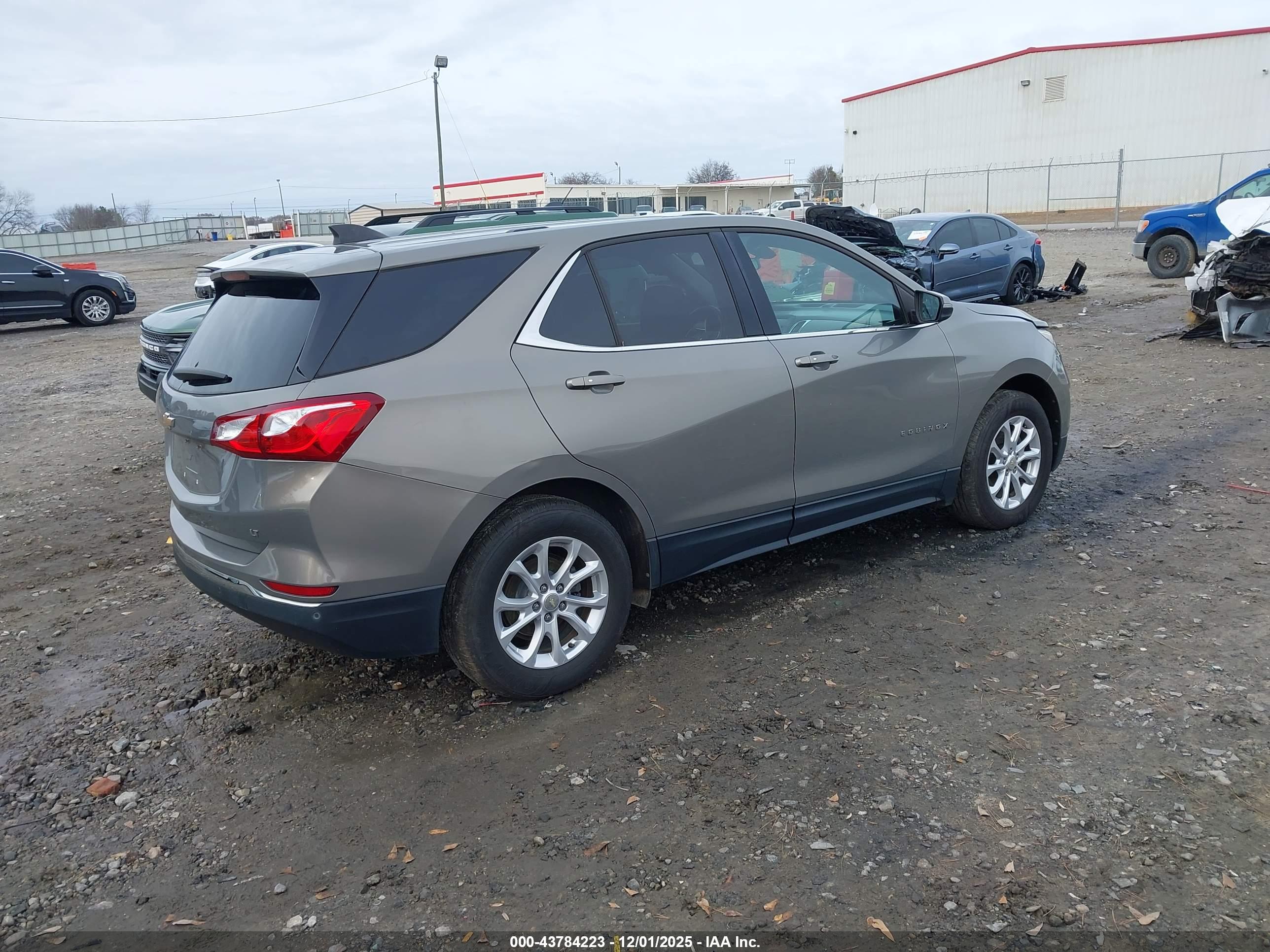 CHEVROLET EQUINOX image 4