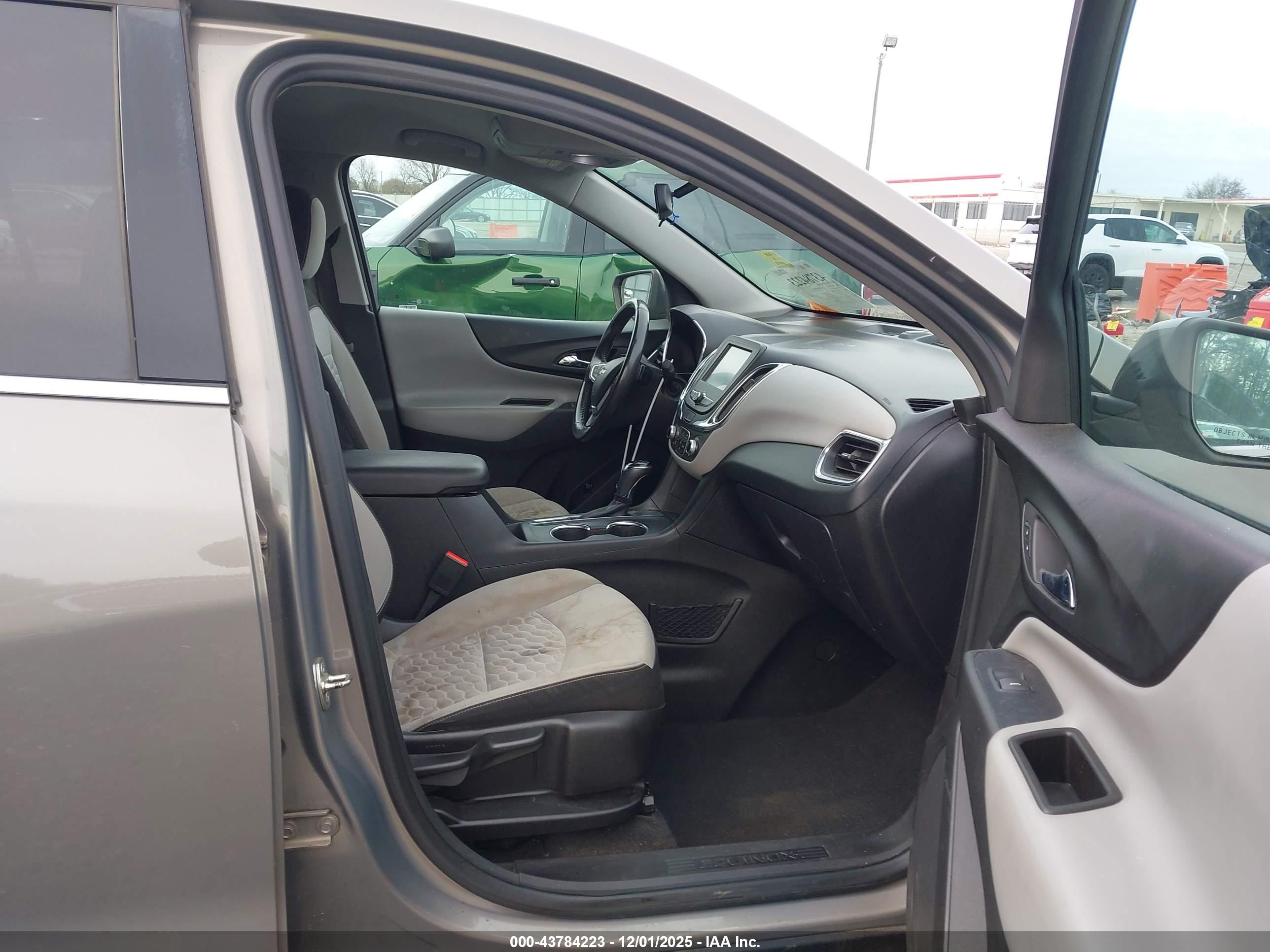 CHEVROLET EQUINOX image 5