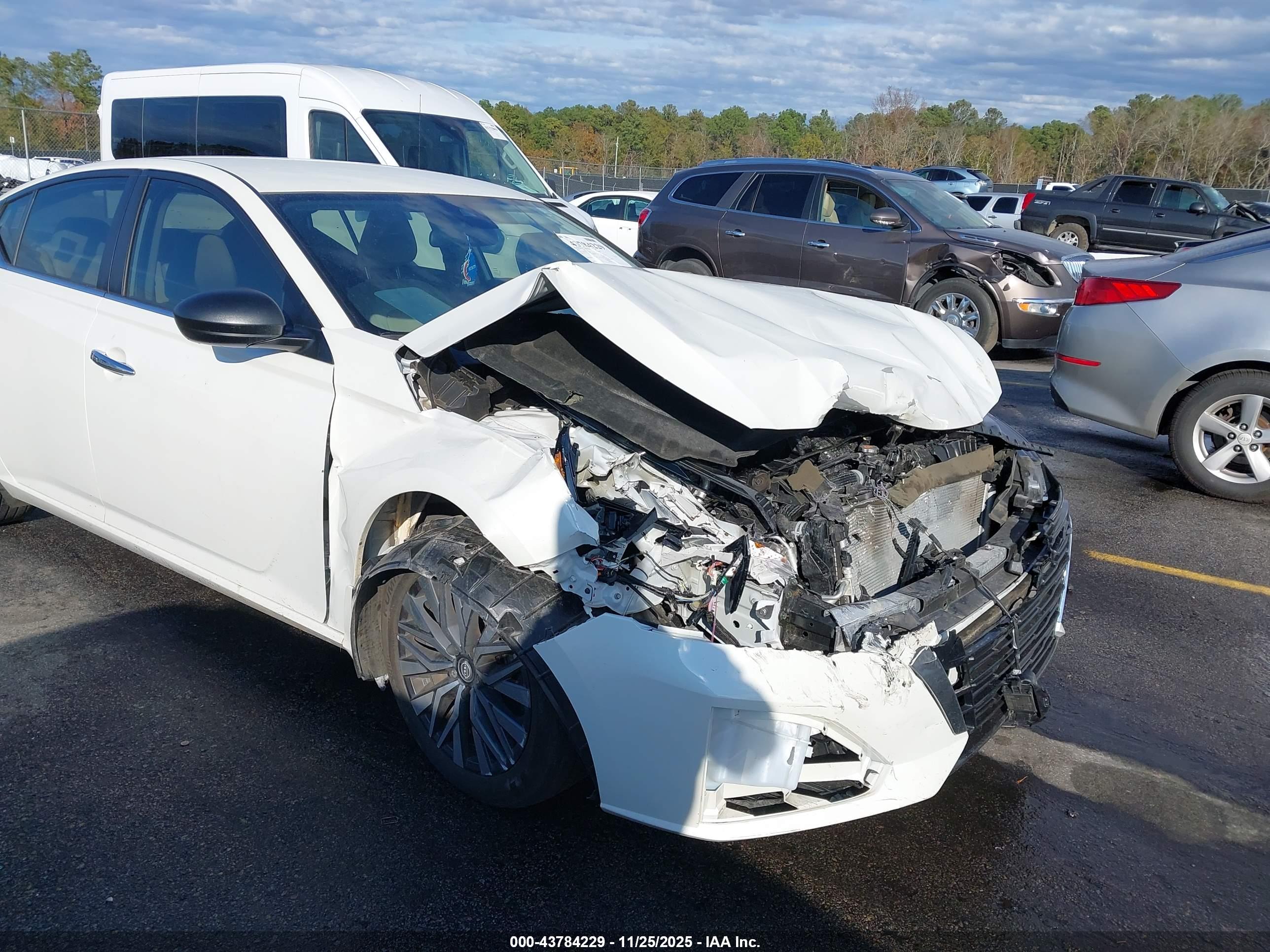 NISSAN ALTIMA image 6