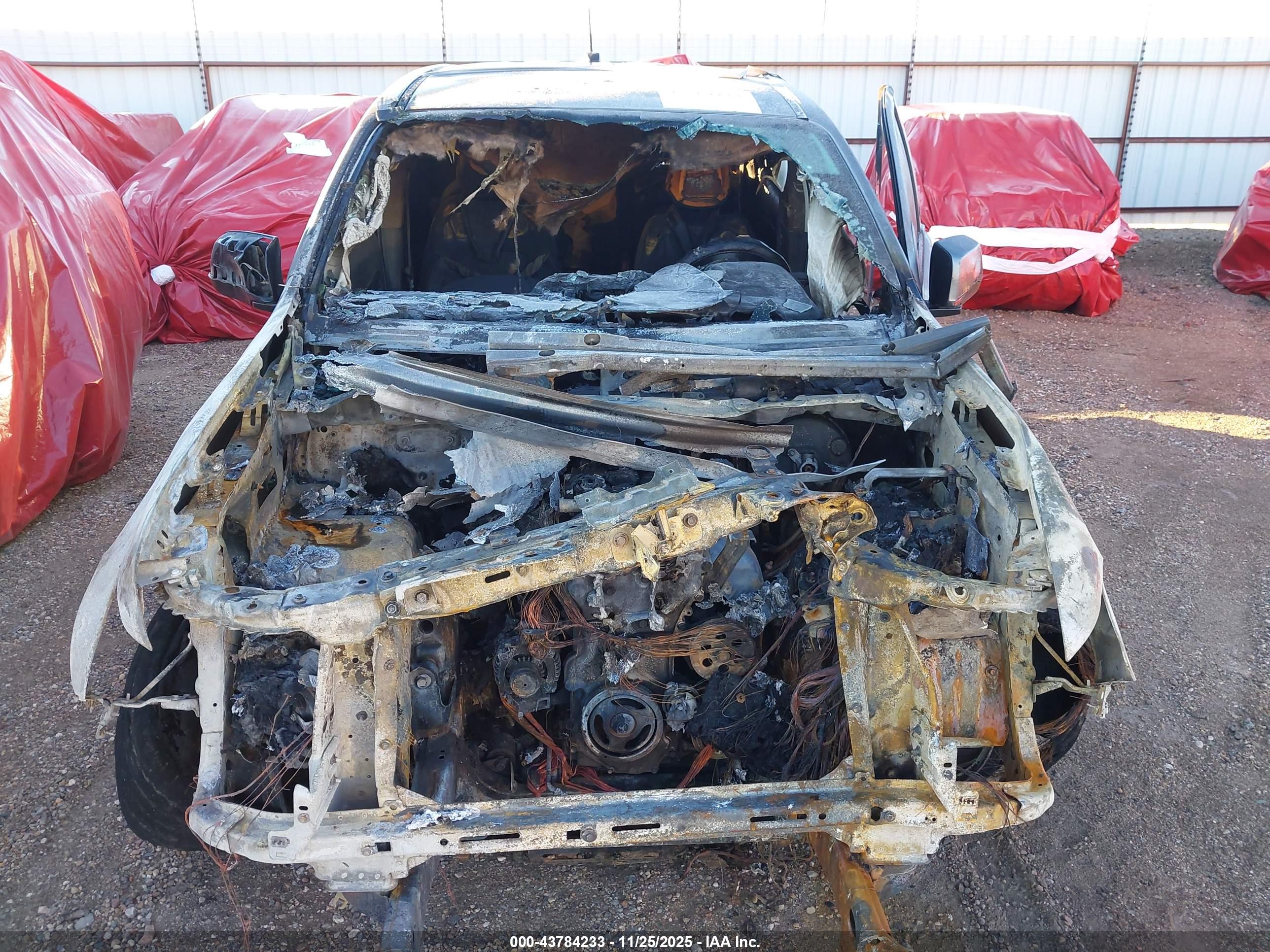 CHEVROLET COLORADO image 6