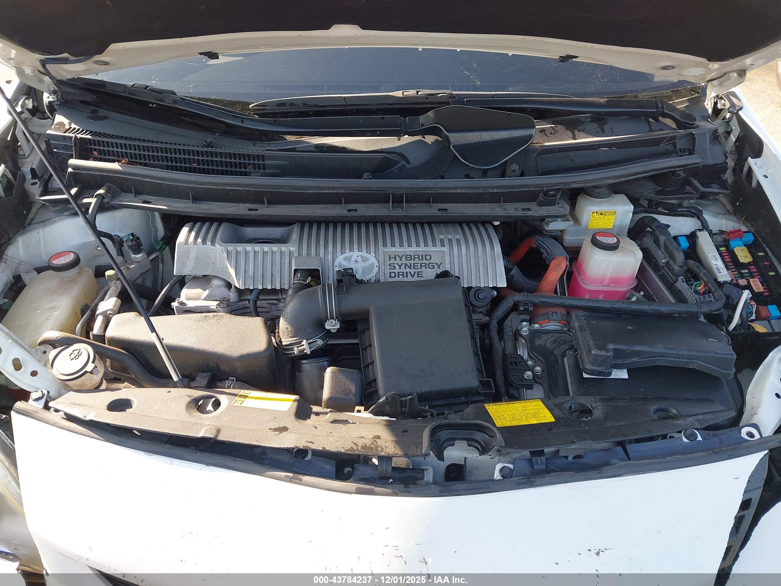 TOYOTA PRIUS image 10