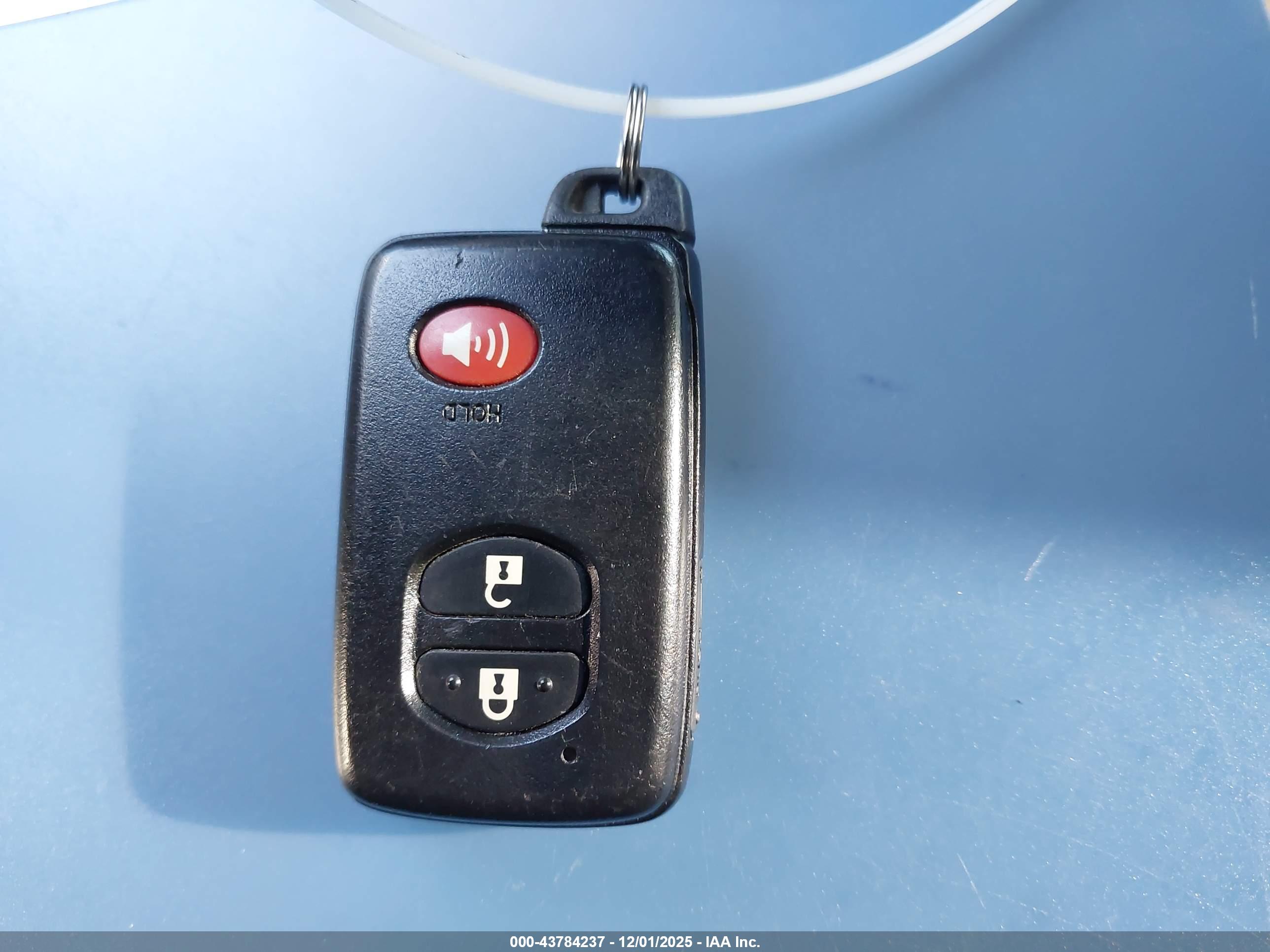 TOYOTA PRIUS image 11