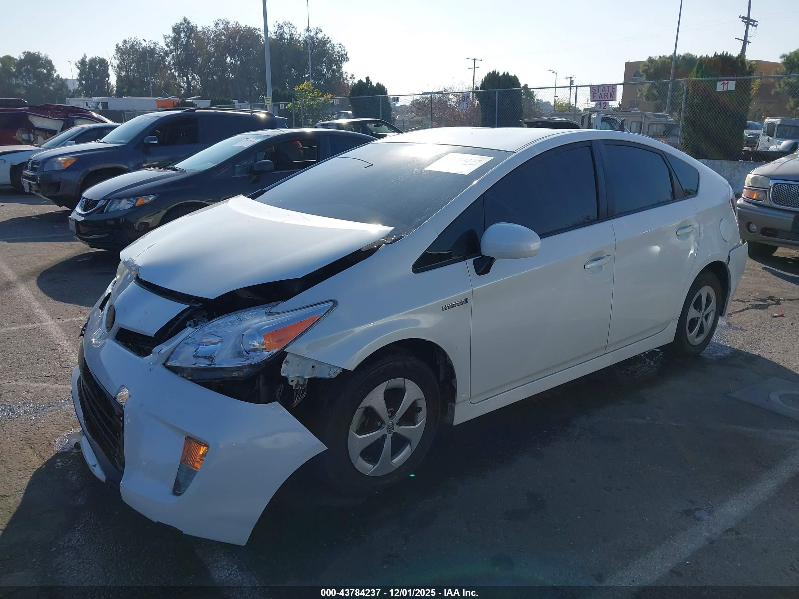 TOYOTA PRIUS image 2