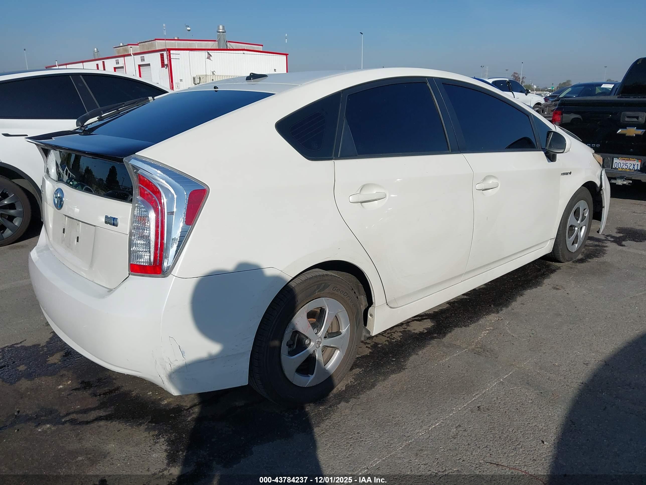 TOYOTA PRIUS image 4