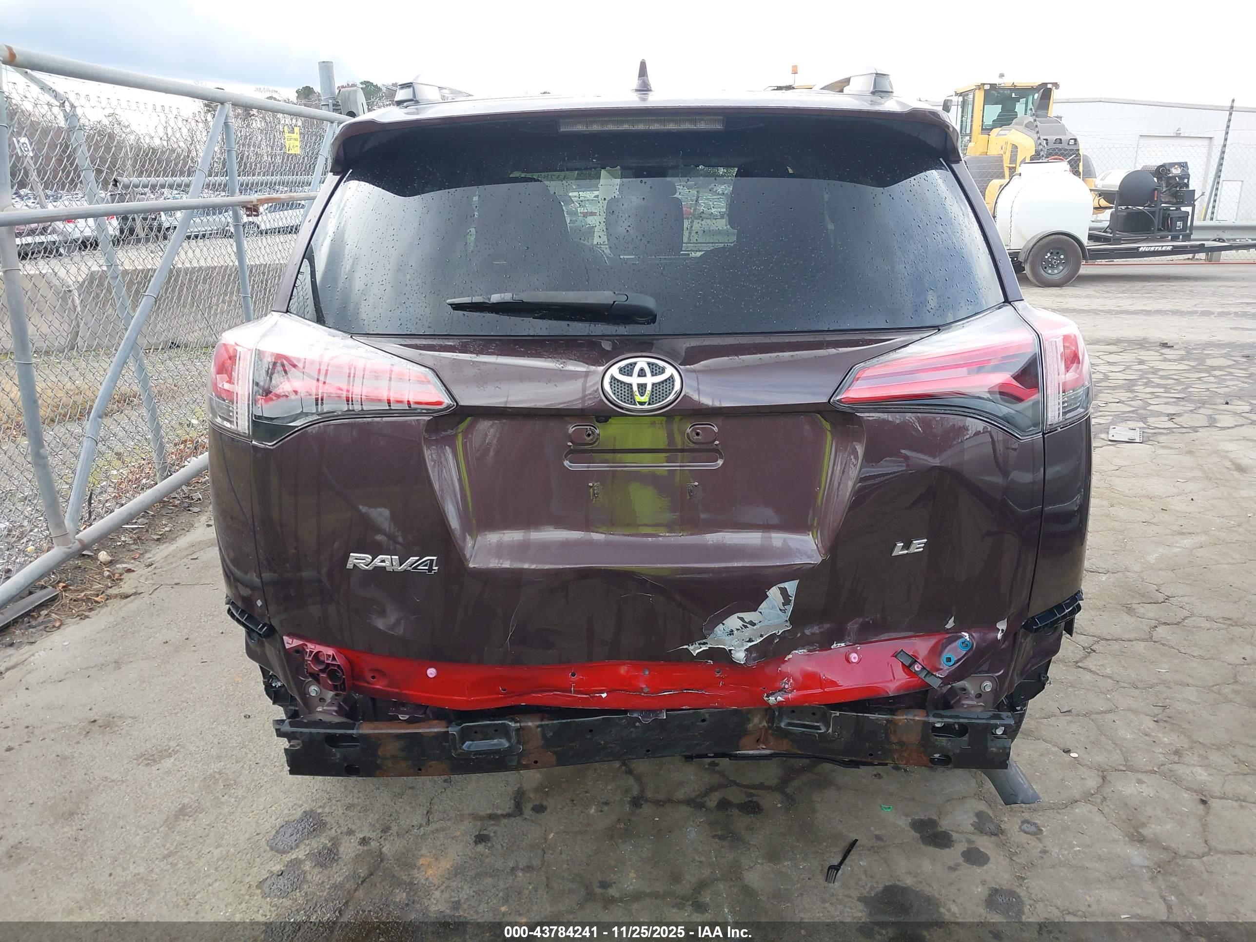 TOYOTA RAV4 image 6