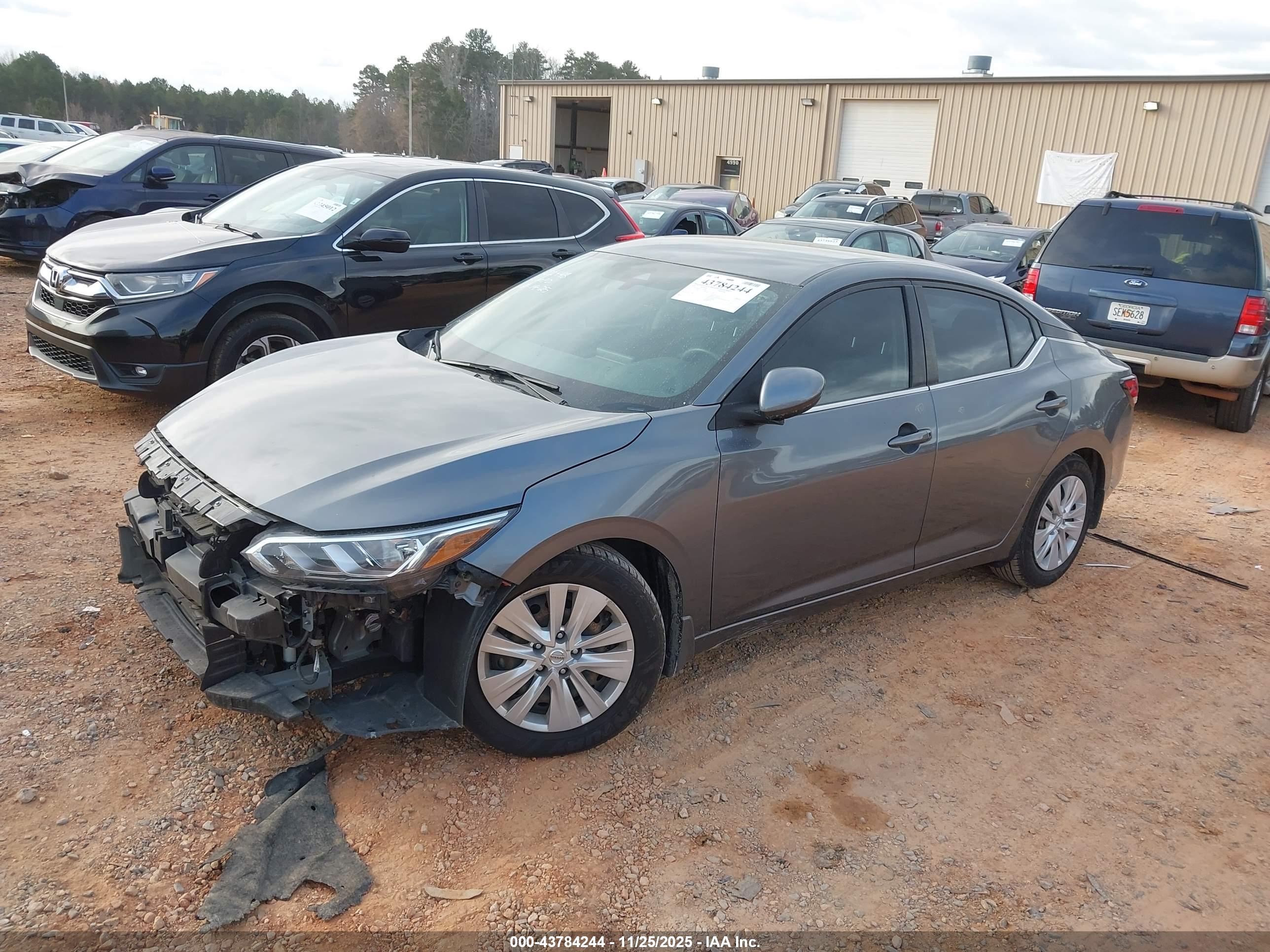NISSAN SENTRA image 2