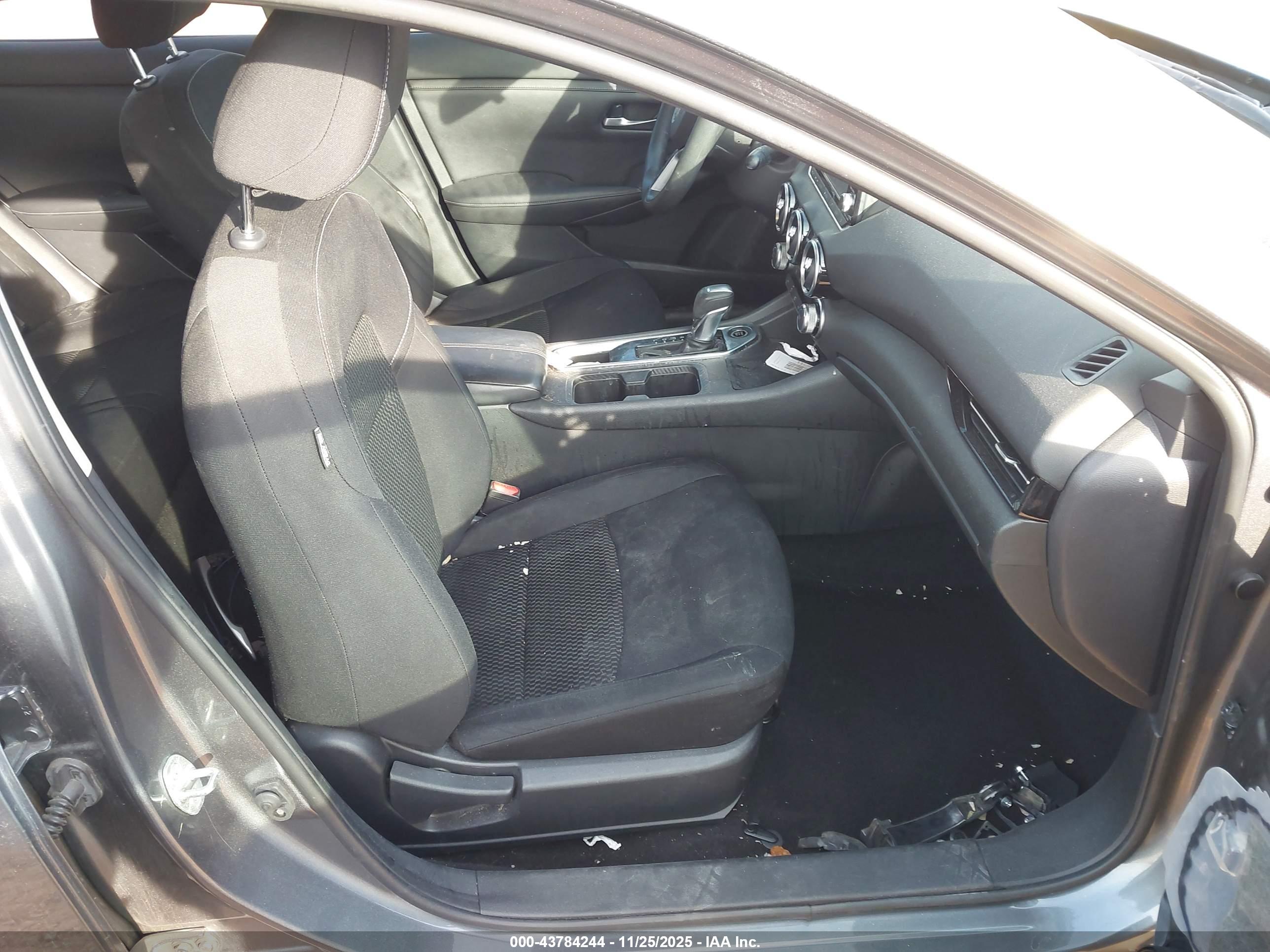 NISSAN SENTRA image 5