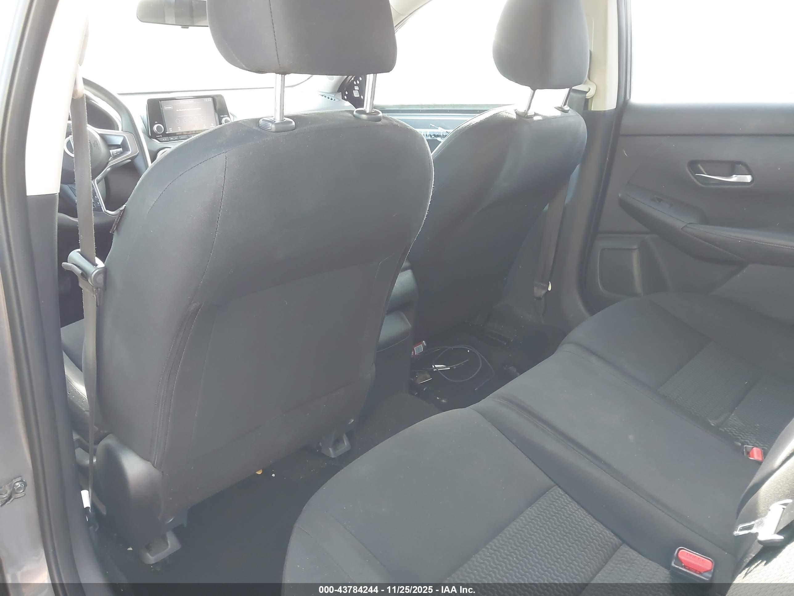 NISSAN SENTRA image 8