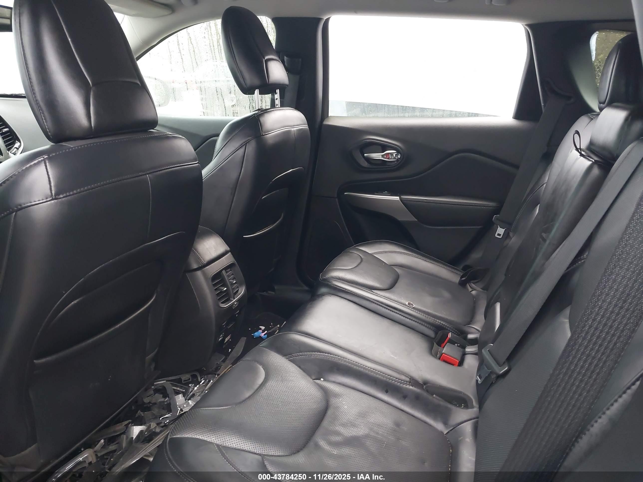 JEEP CHEROKEE image 8