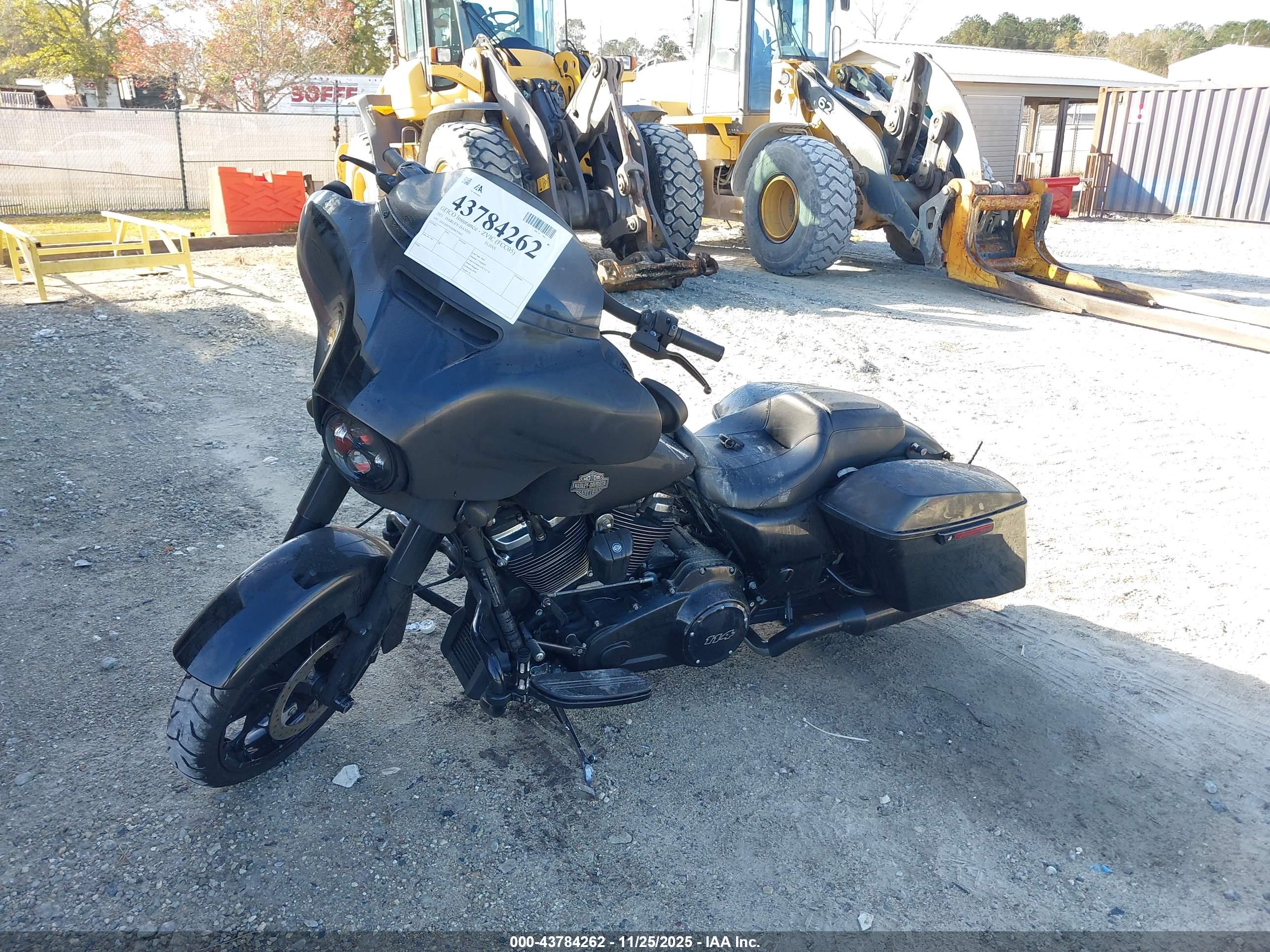 HARLEY-DAVIDSON FLHXS image 2