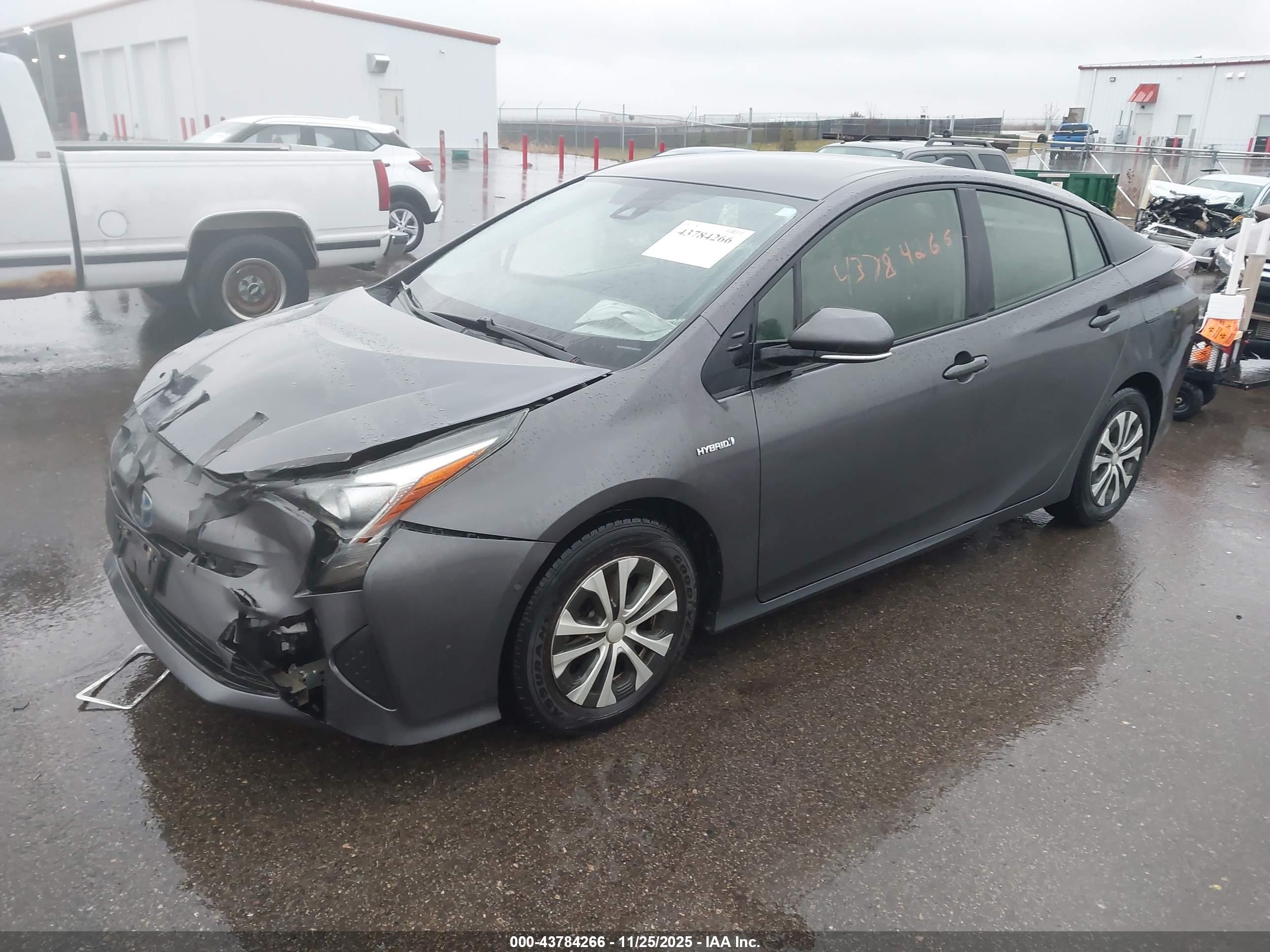 TOYOTA PRIUS image 2