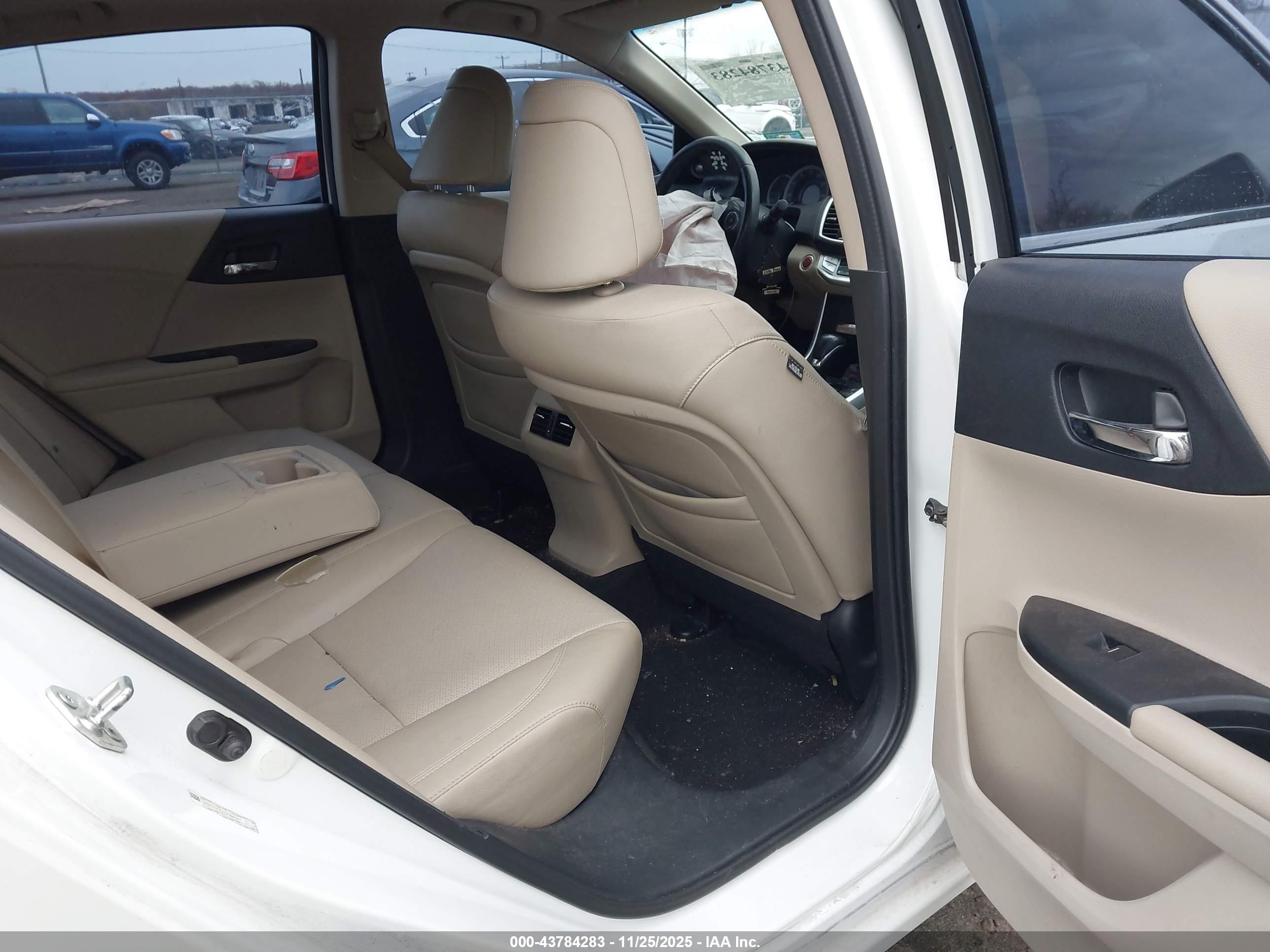 HONDA ACCORD image 8