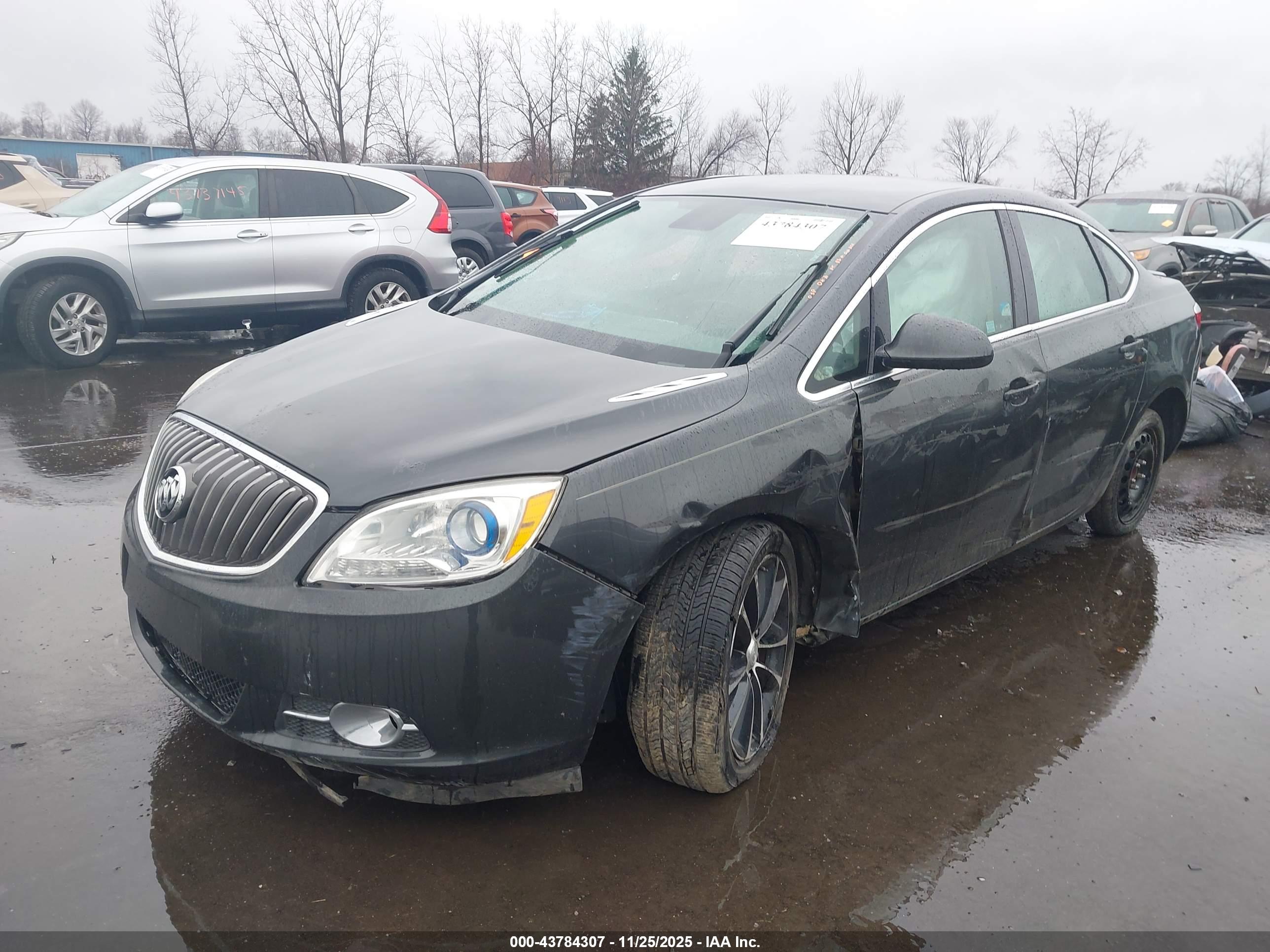 BUICK VERANO image 2