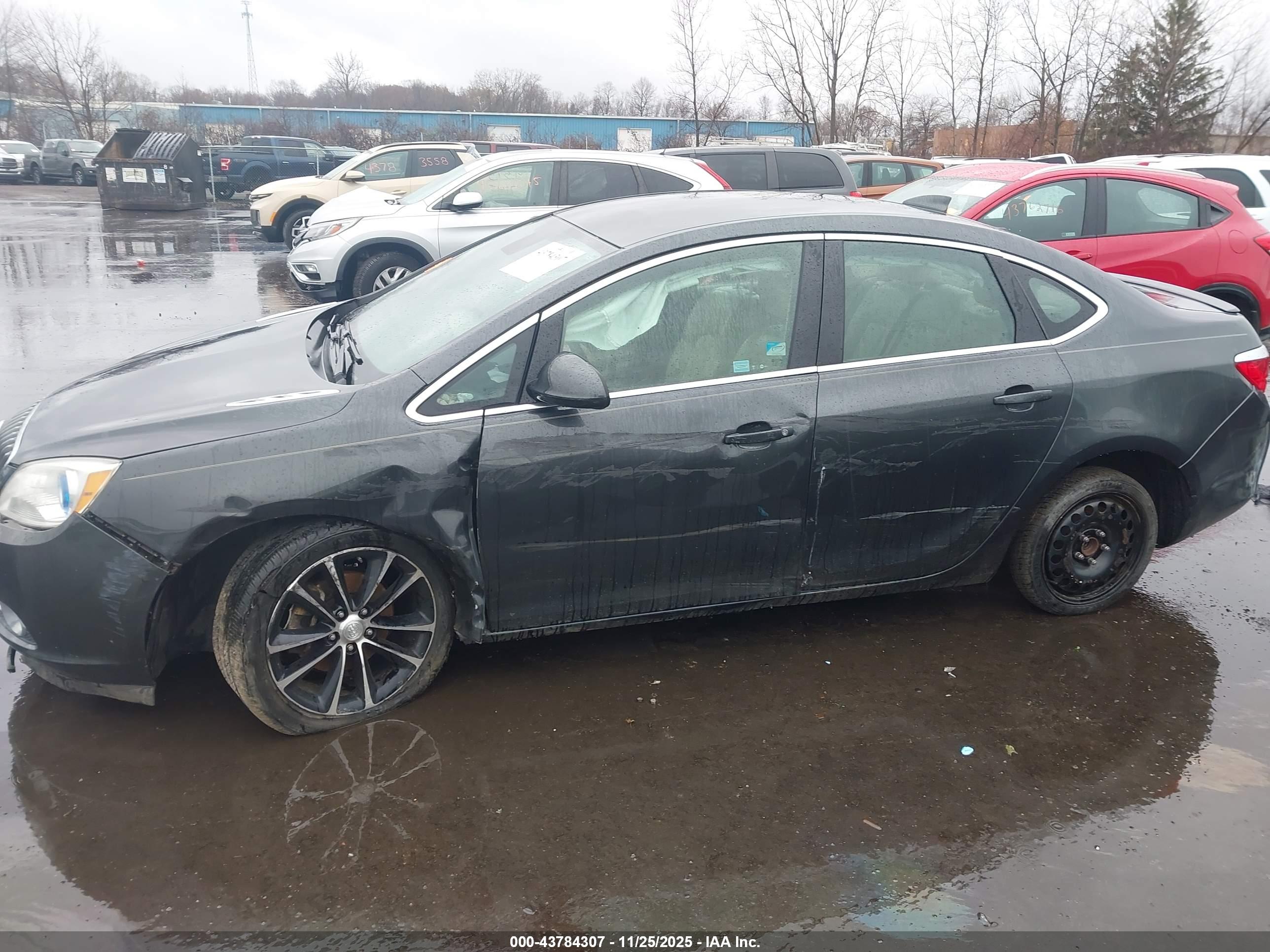 BUICK VERANO image 6