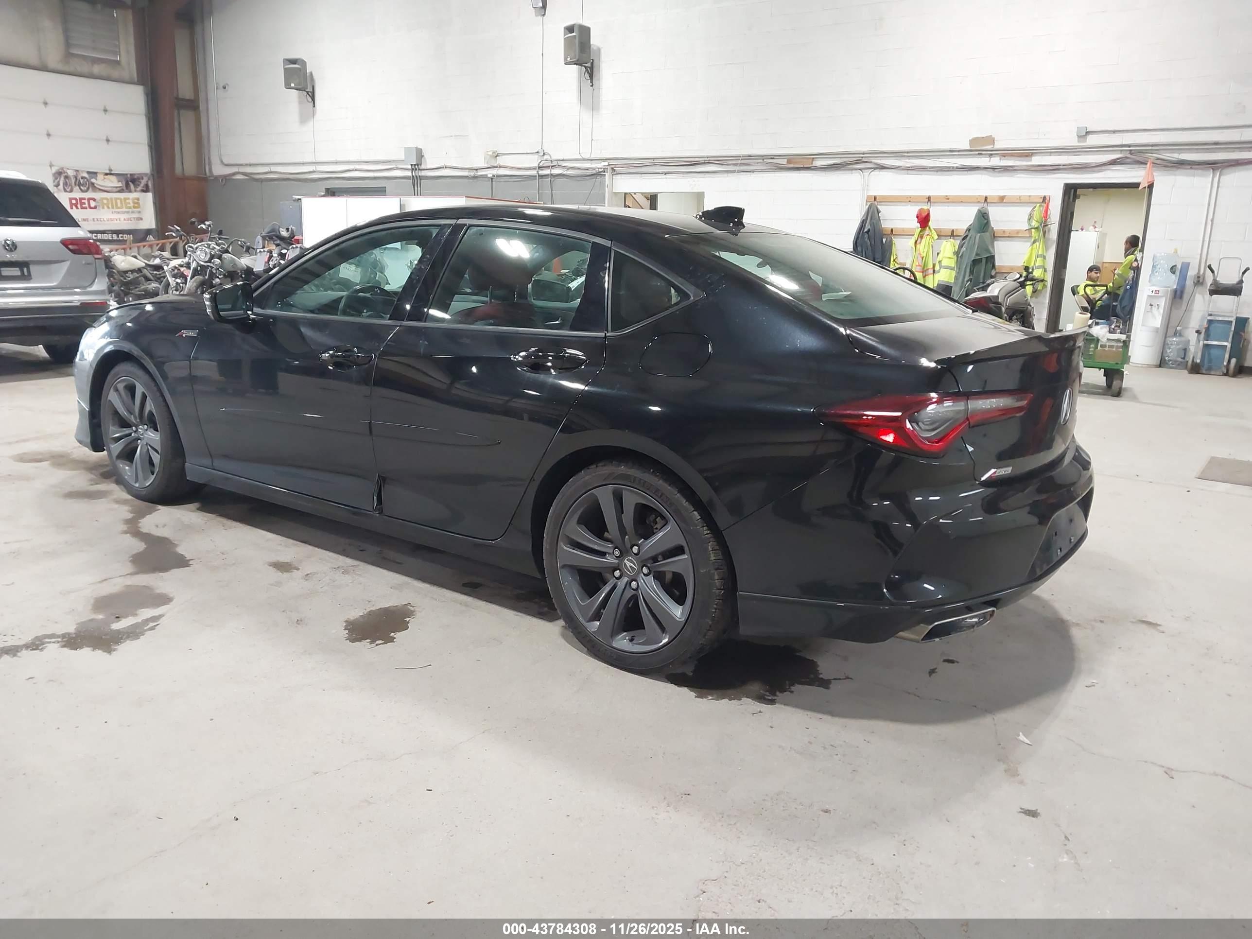 ACURA TLX image 3