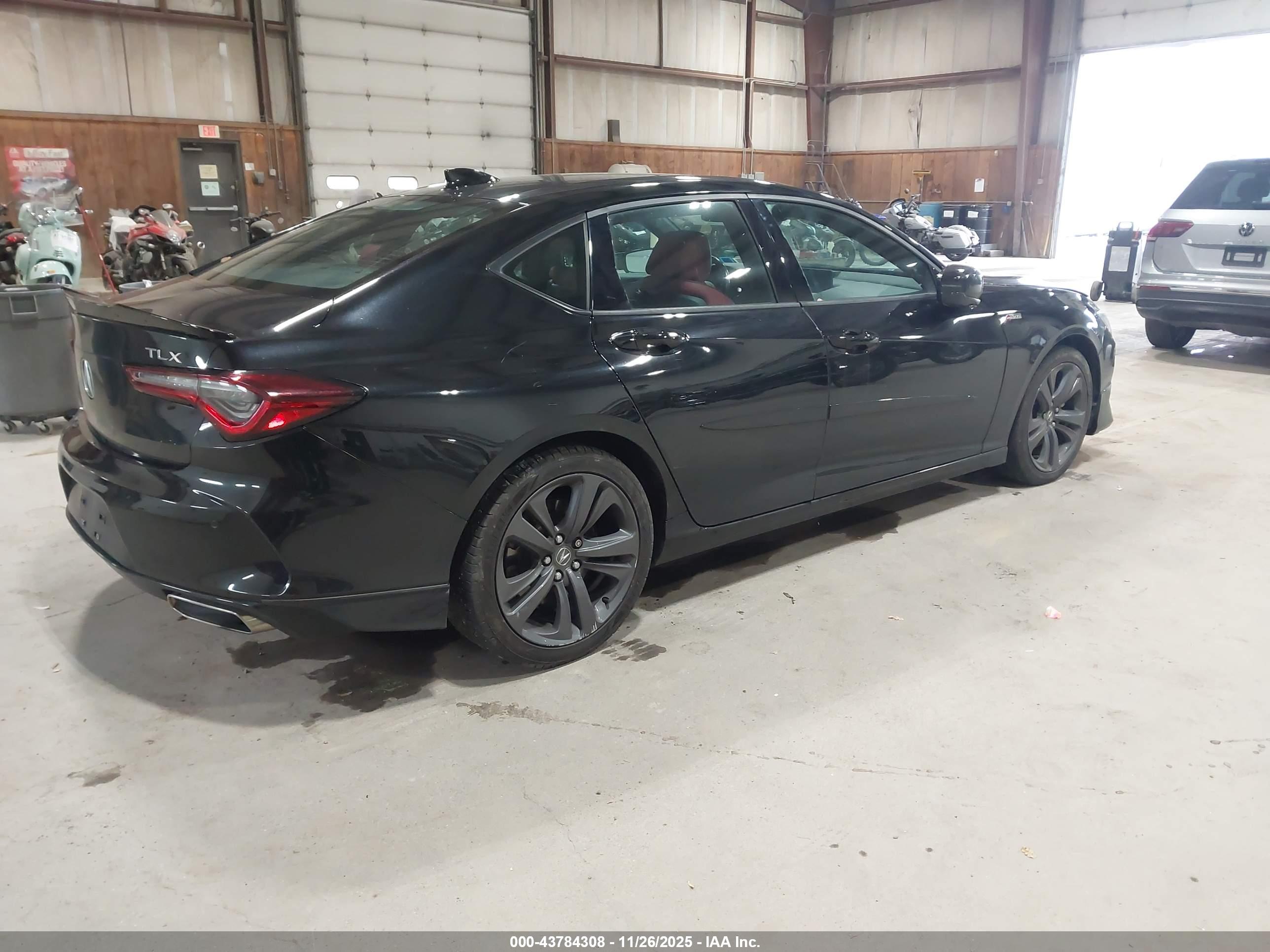 ACURA TLX image 4