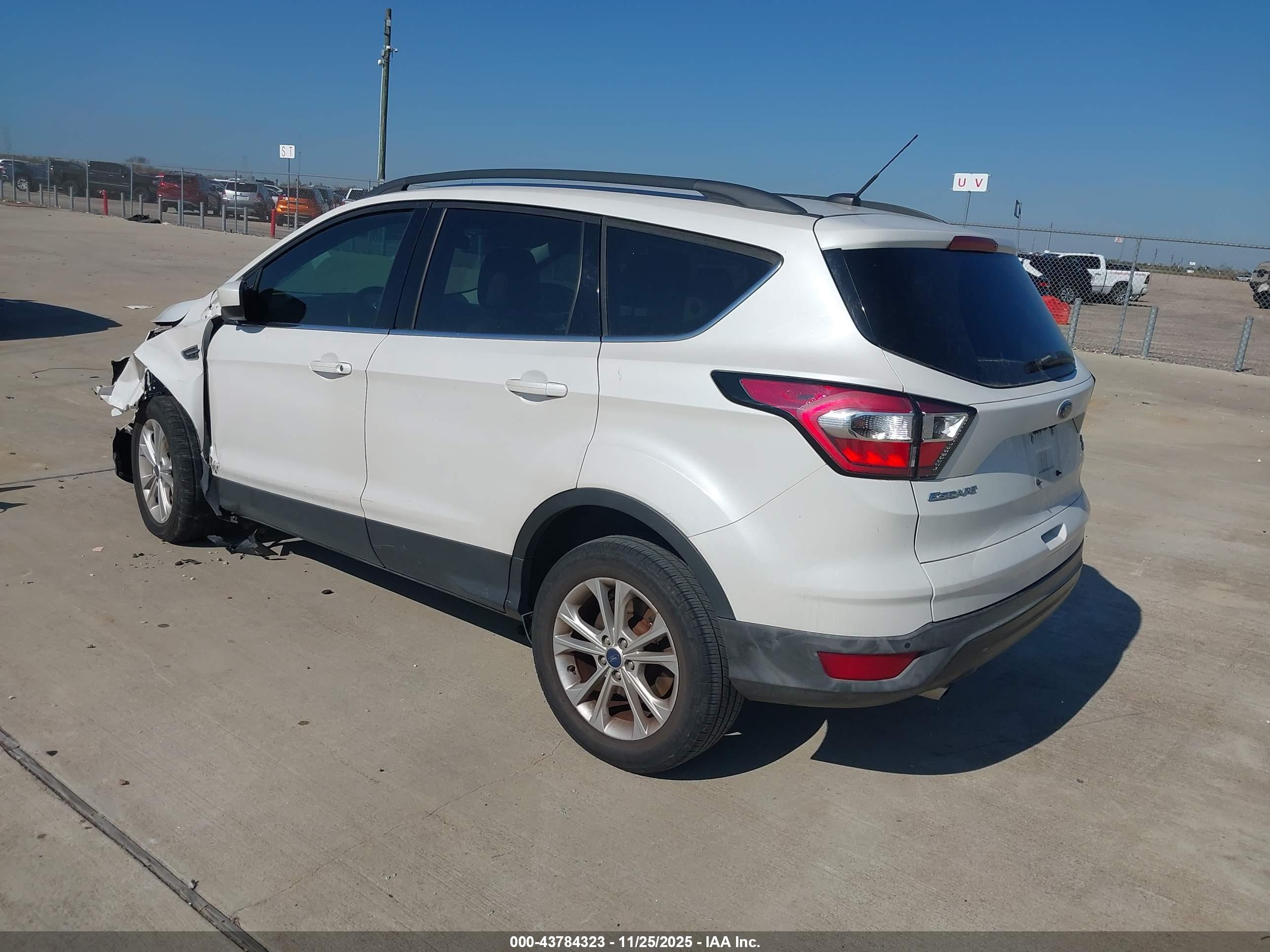 FORD ESCAPE image 3