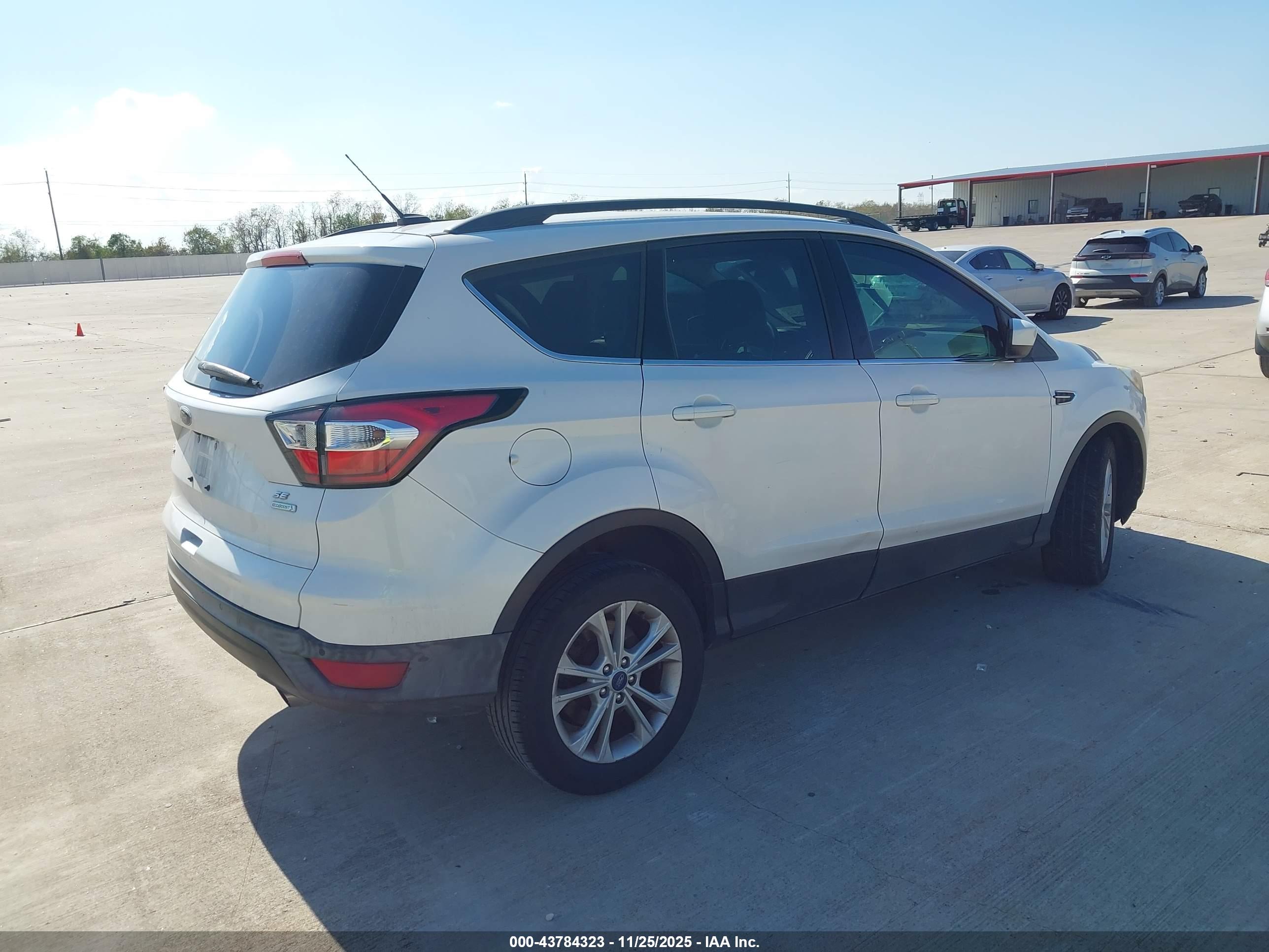 FORD ESCAPE image 4