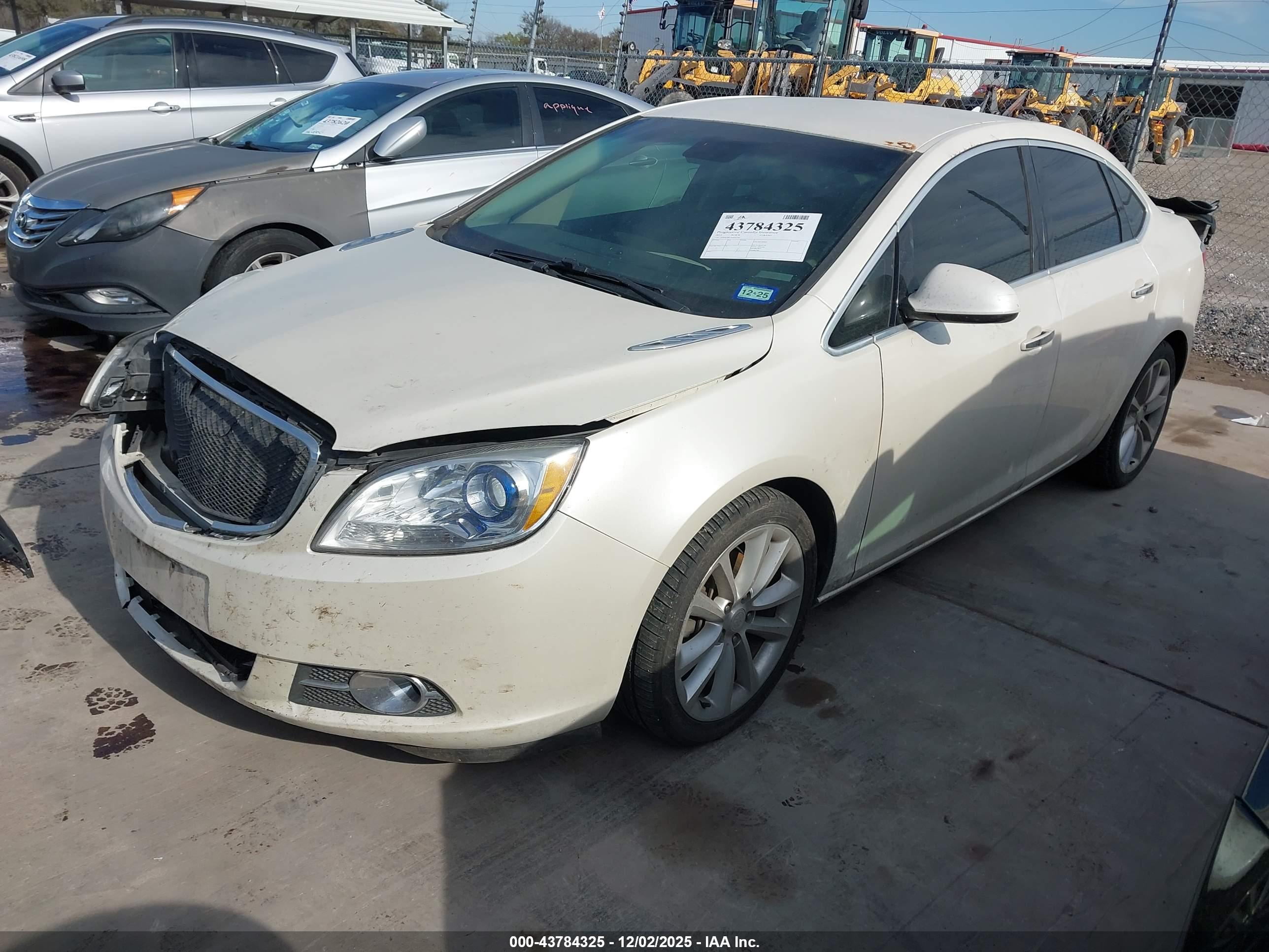 BUICK VERANO image 2