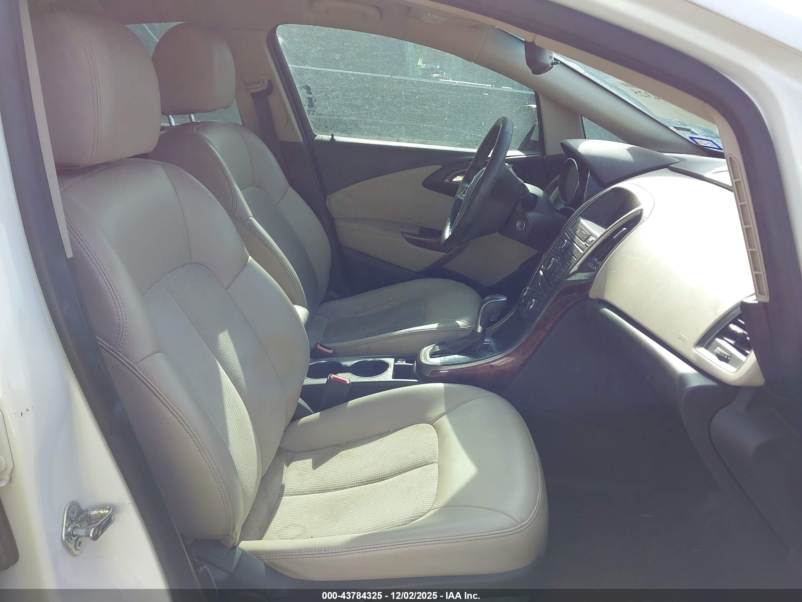 BUICK VERANO image 5