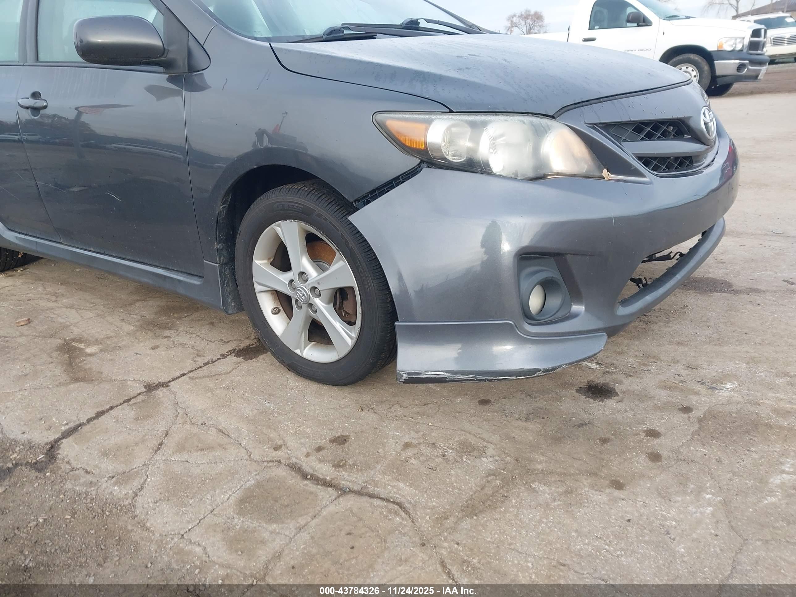 TOYOTA COROLLA image 6