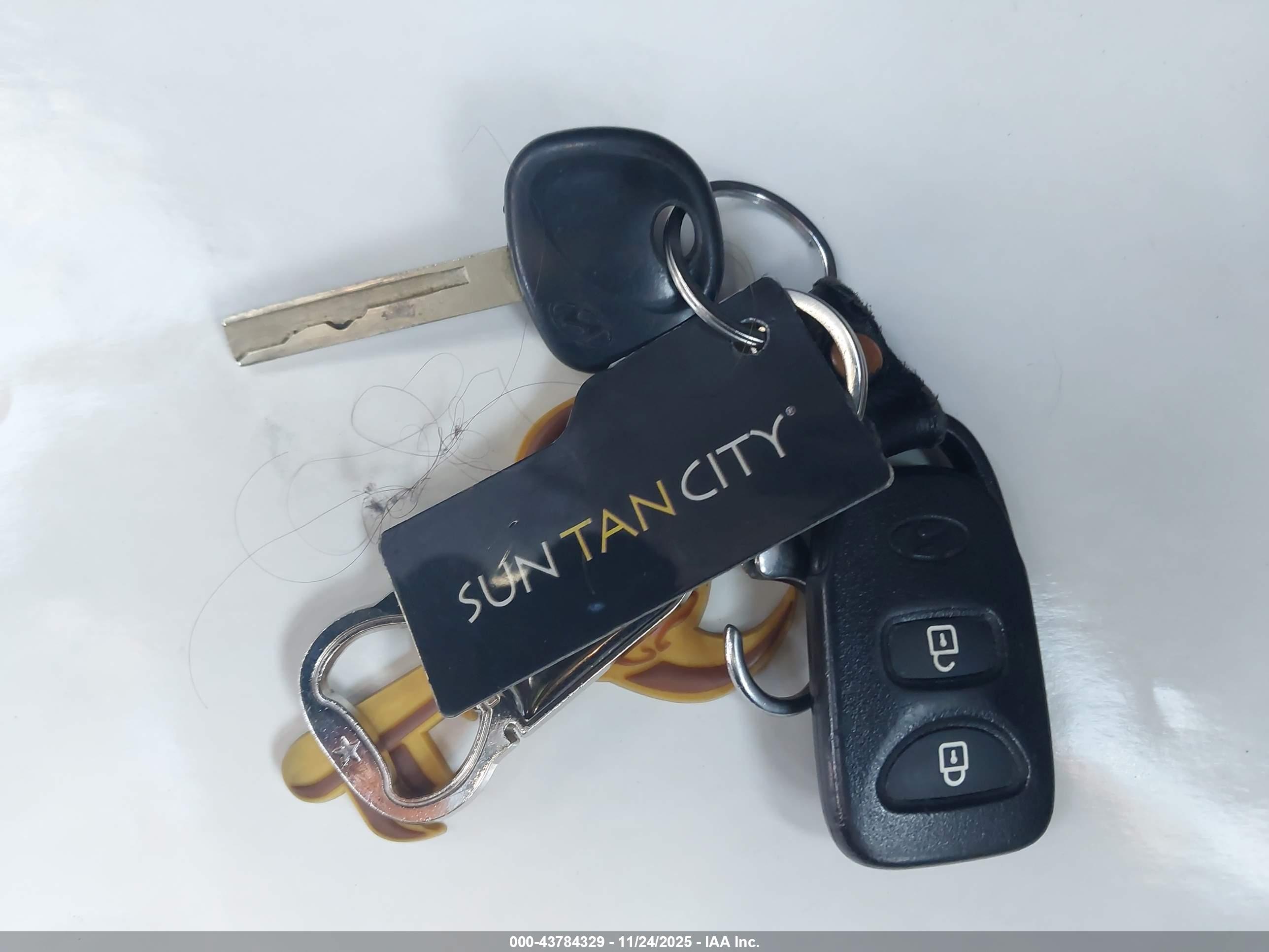 HYUNDAI ACCENT image 11