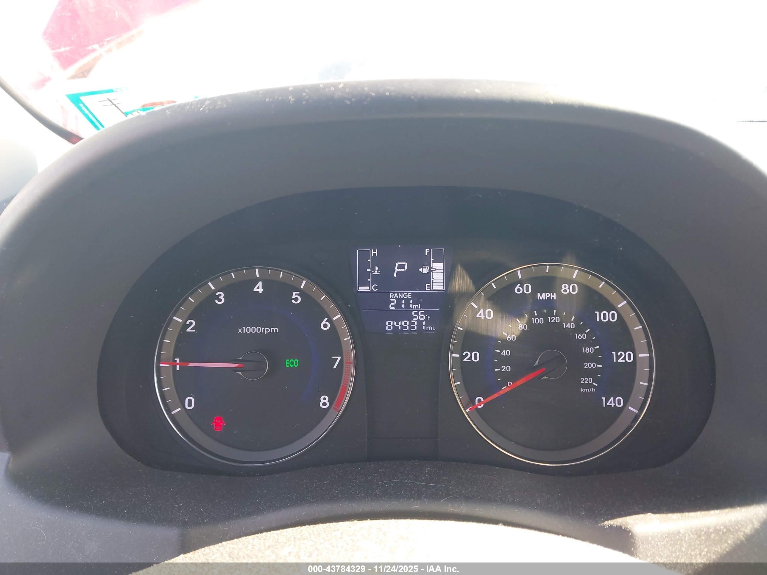 HYUNDAI ACCENT image 7