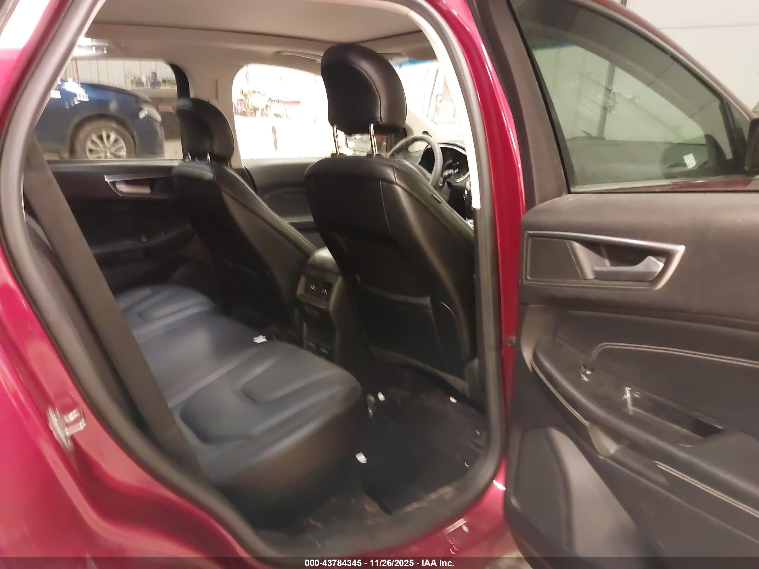 FORD EDGE image 8