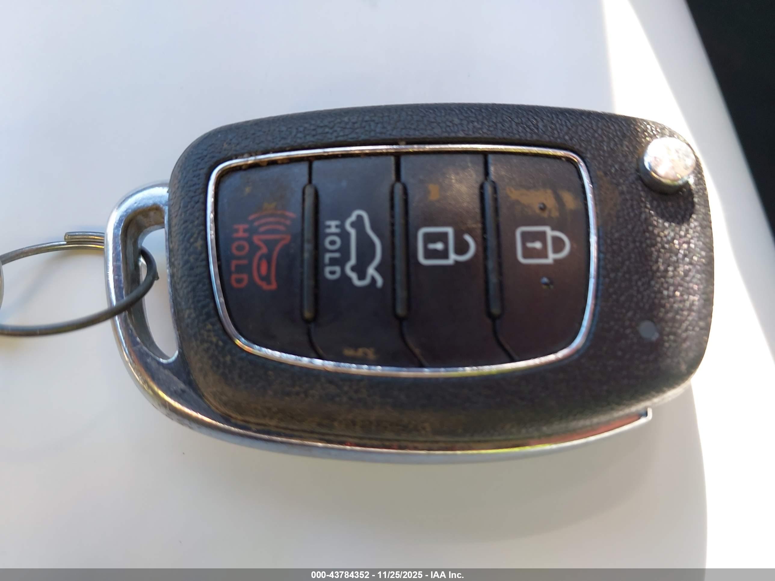 HYUNDAI SONATA image 11