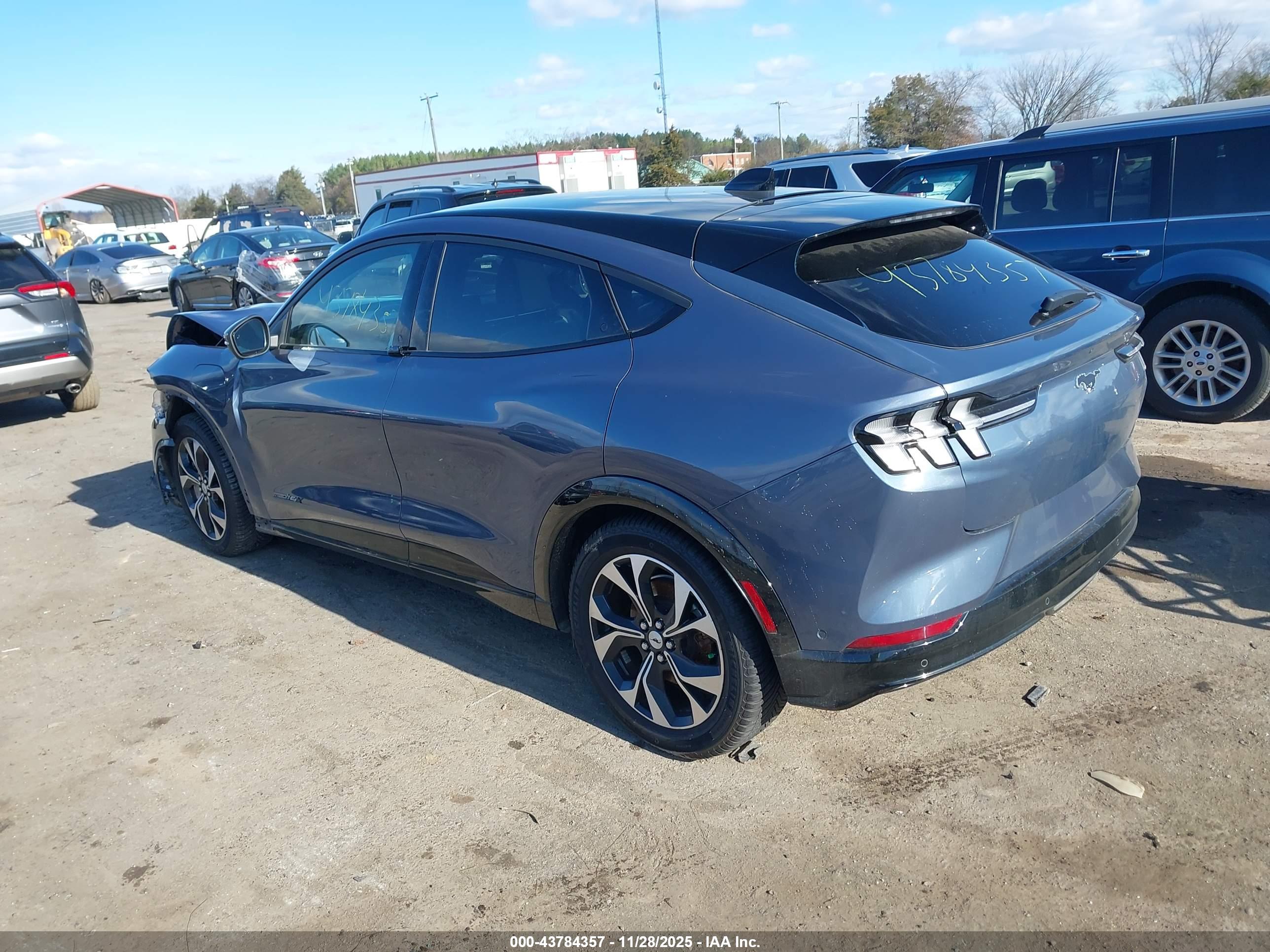 FORD MUSTANG image 3