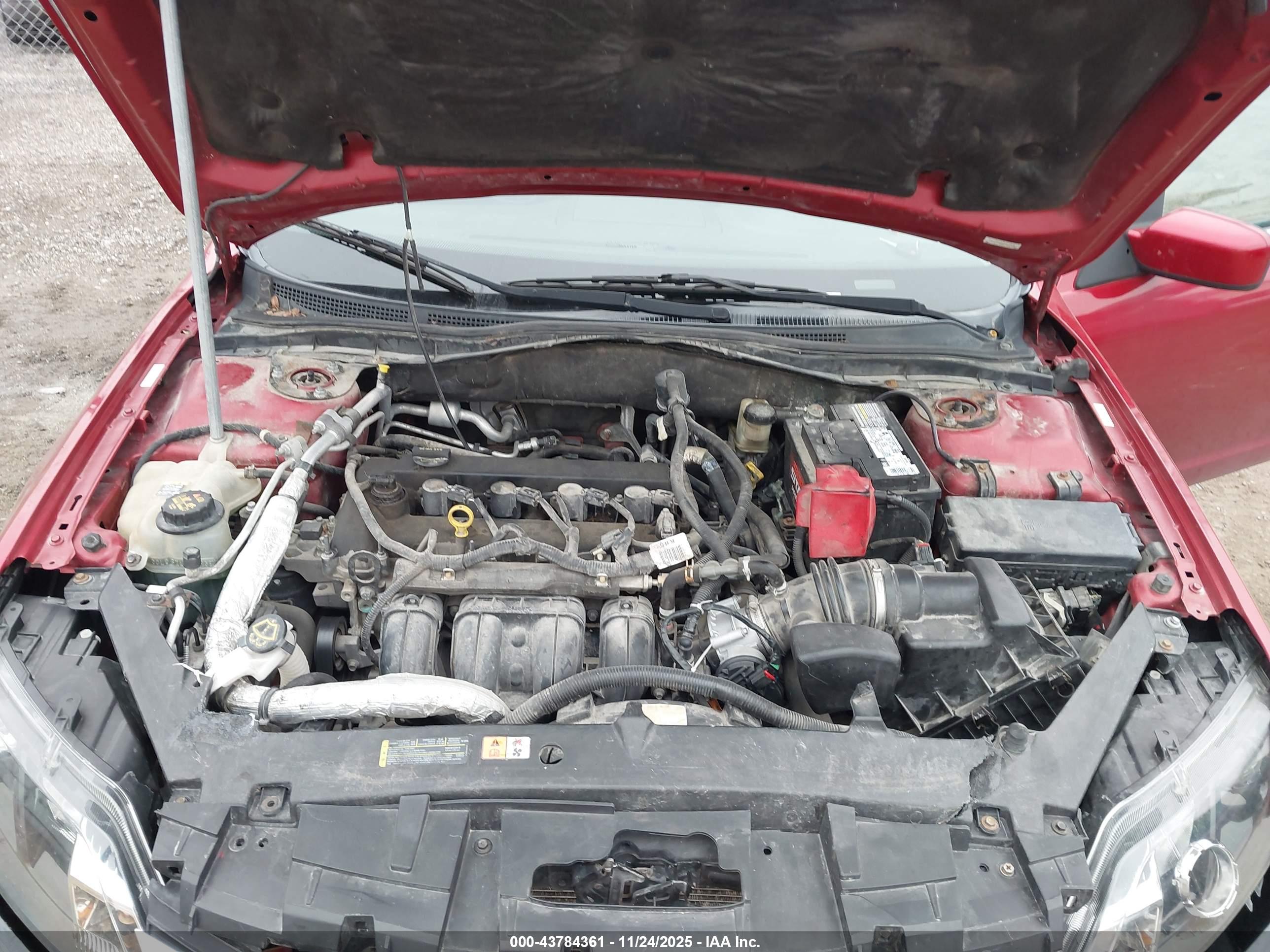 FORD FUSION image 10