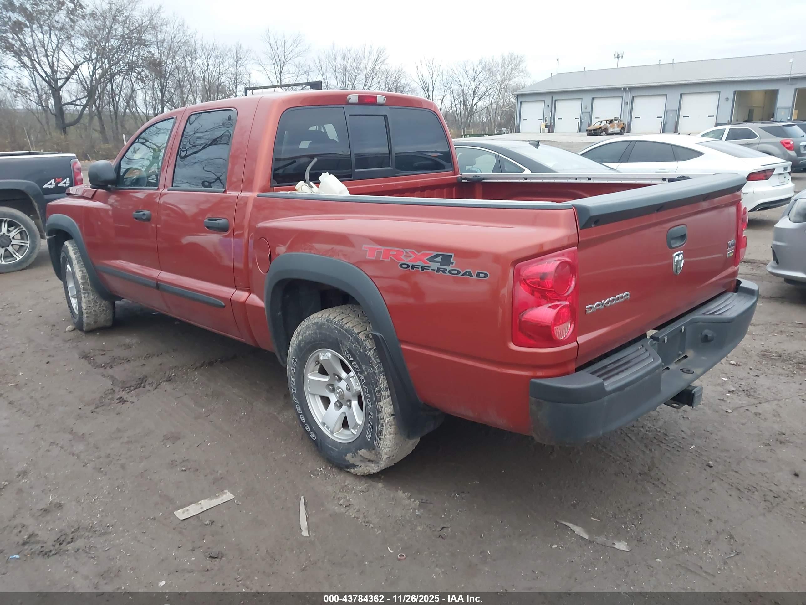 DODGE DAKOTA image 3