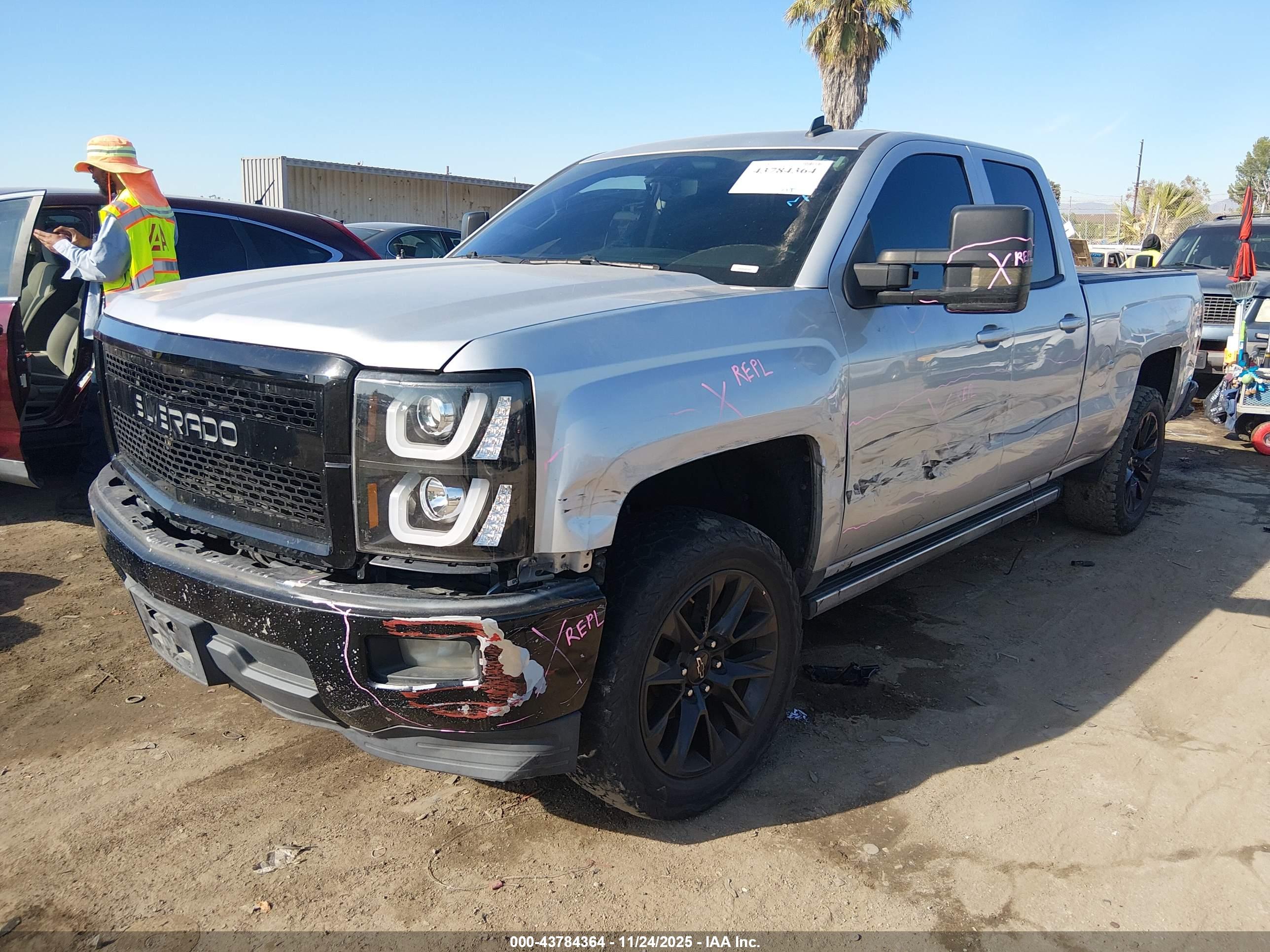 CHEVROLET SILVERADO image 2
