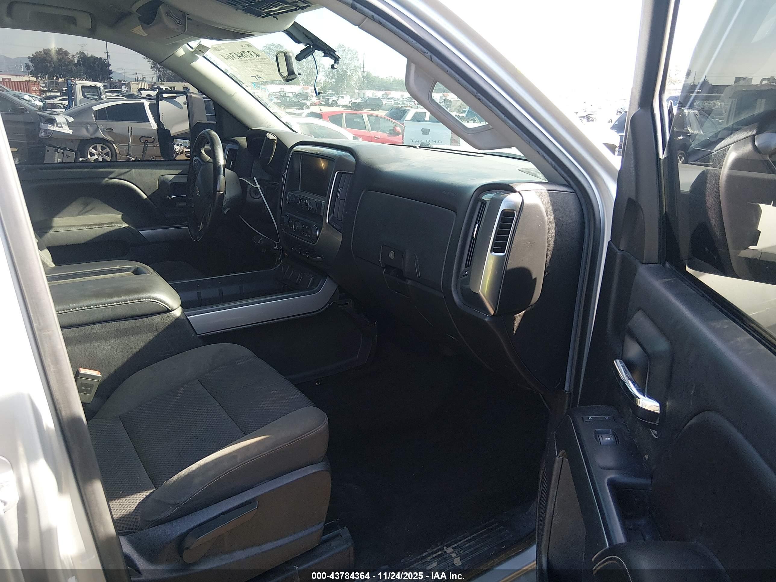 CHEVROLET SILVERADO image 5