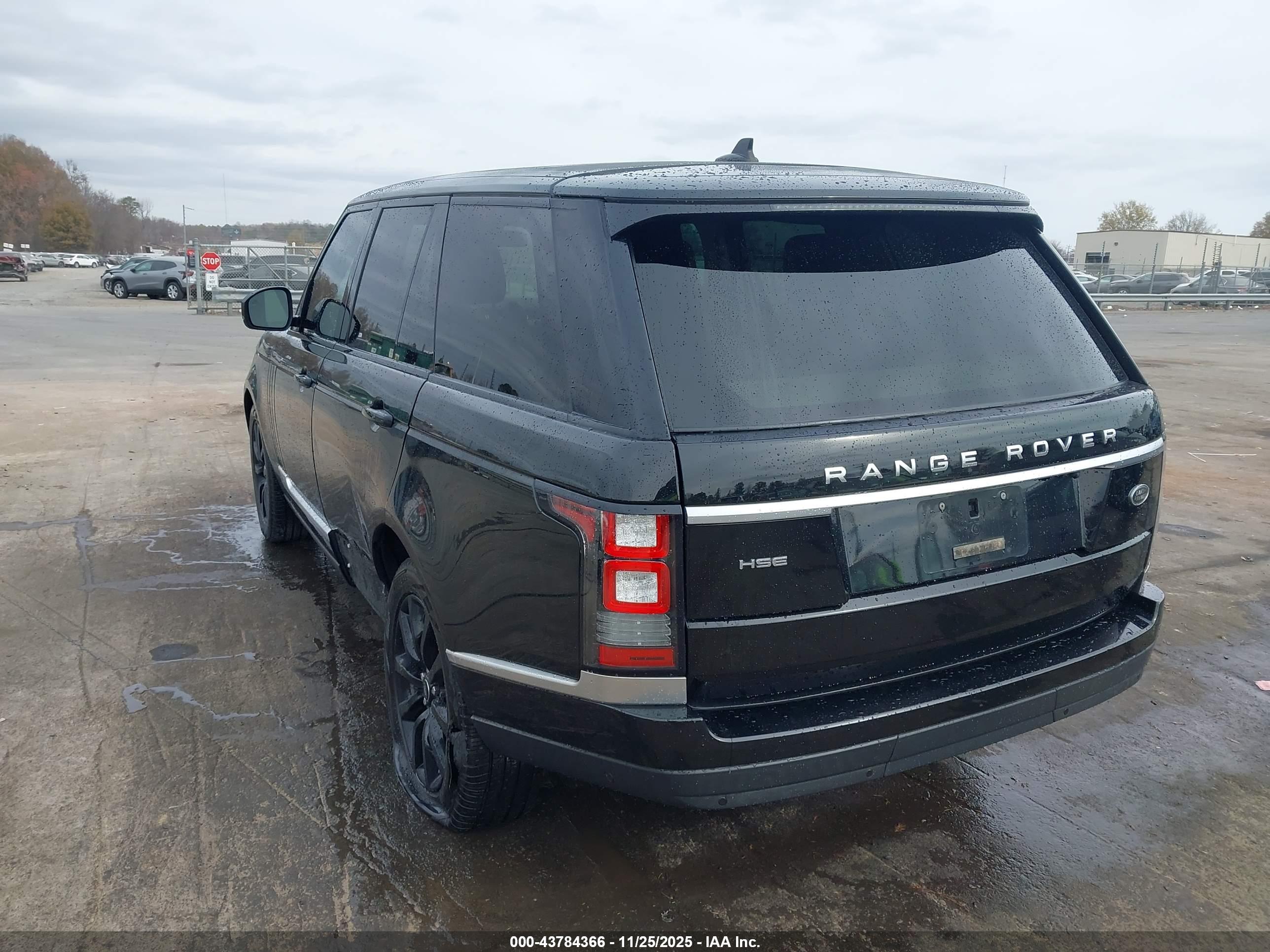 LAND ROVER image 3