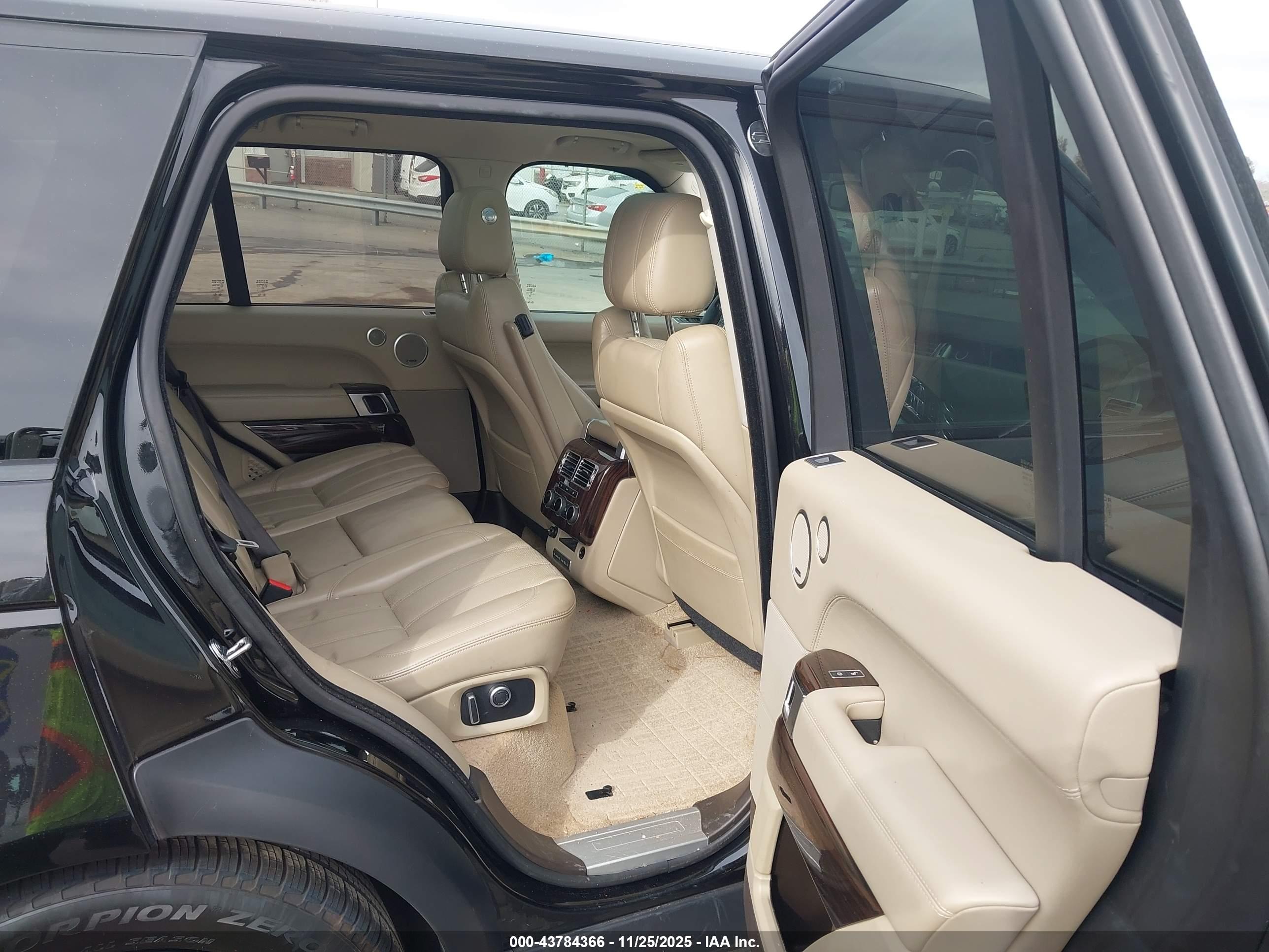 LAND ROVER image 8