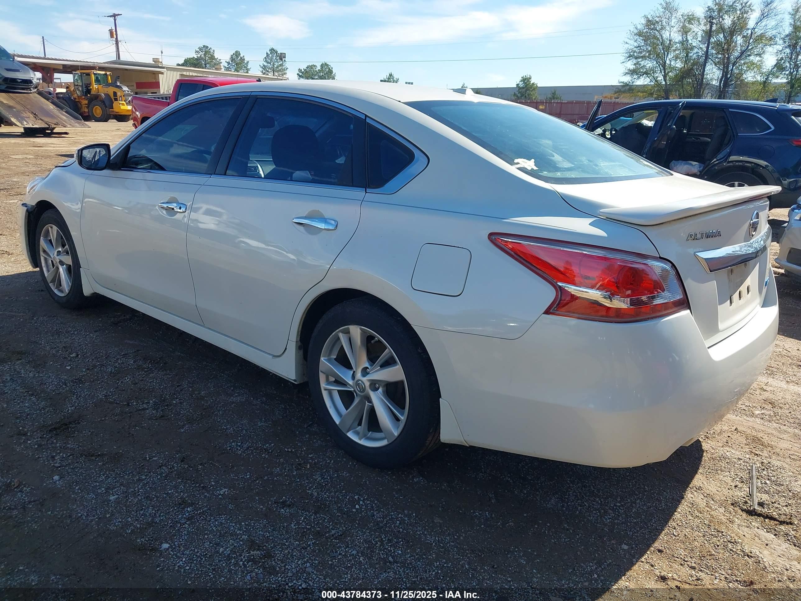 NISSAN ALTIMA image 3