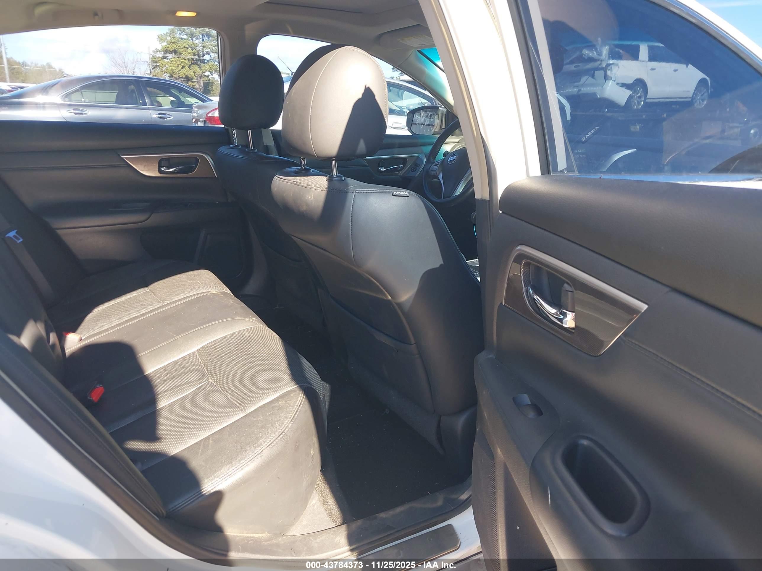 NISSAN ALTIMA image 8