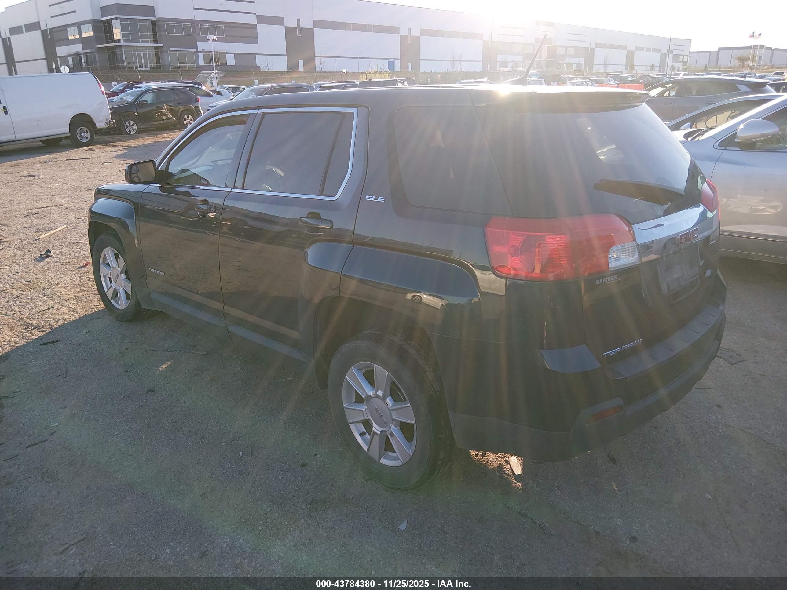 GMC TERRAIN image 3