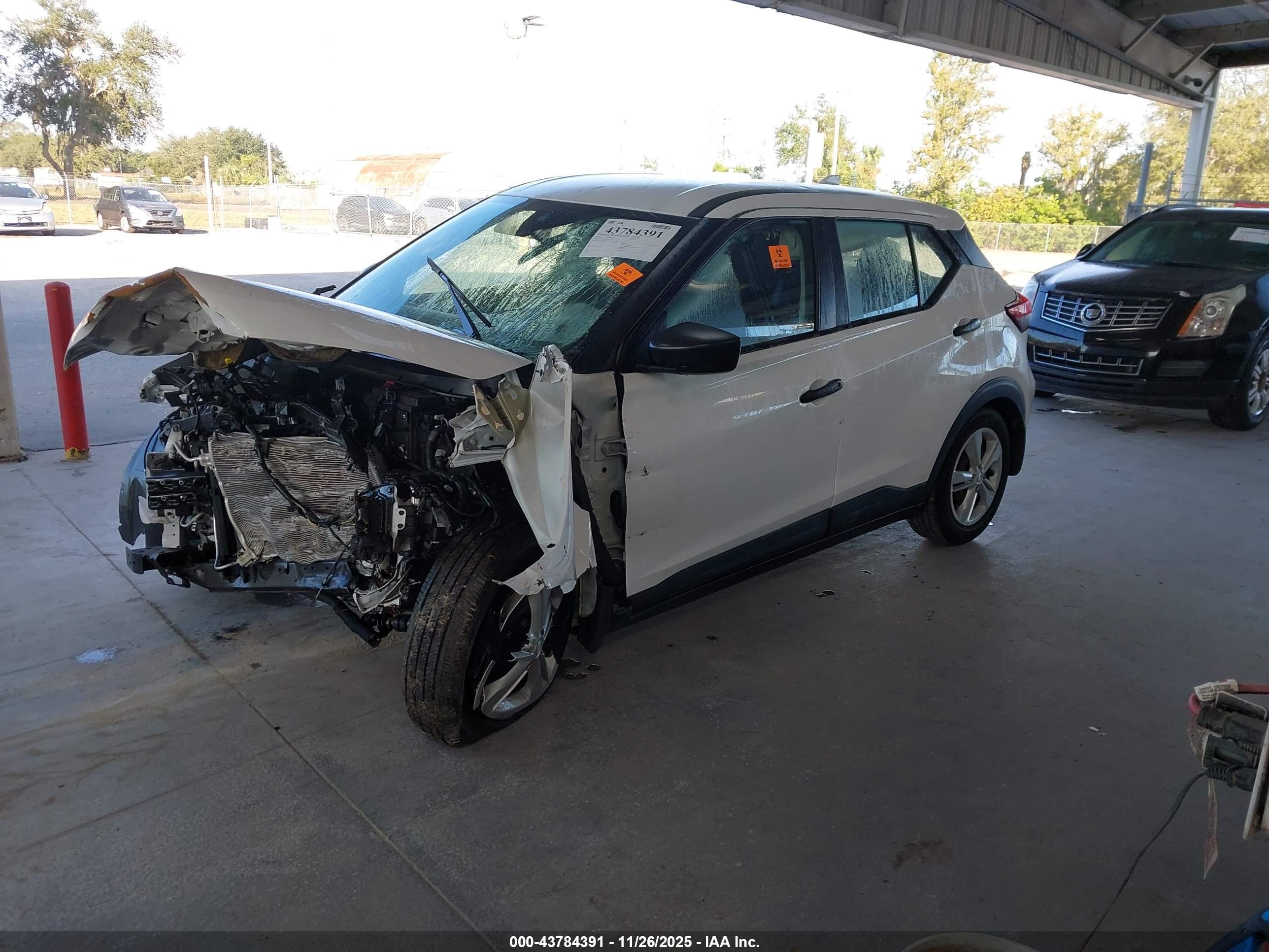 NISSAN KICKS image 2