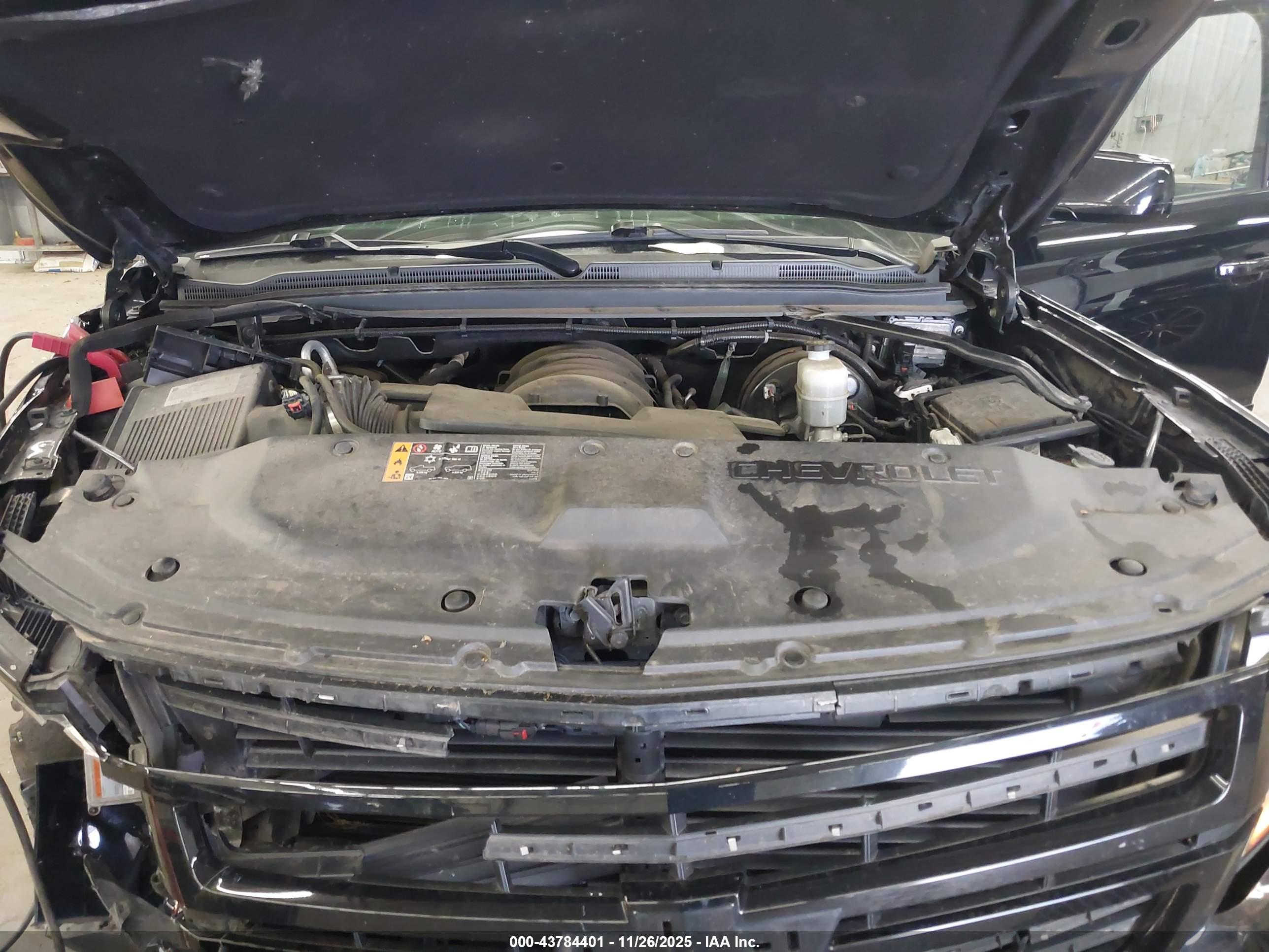 CHEVROLET SUBURBAN image 10