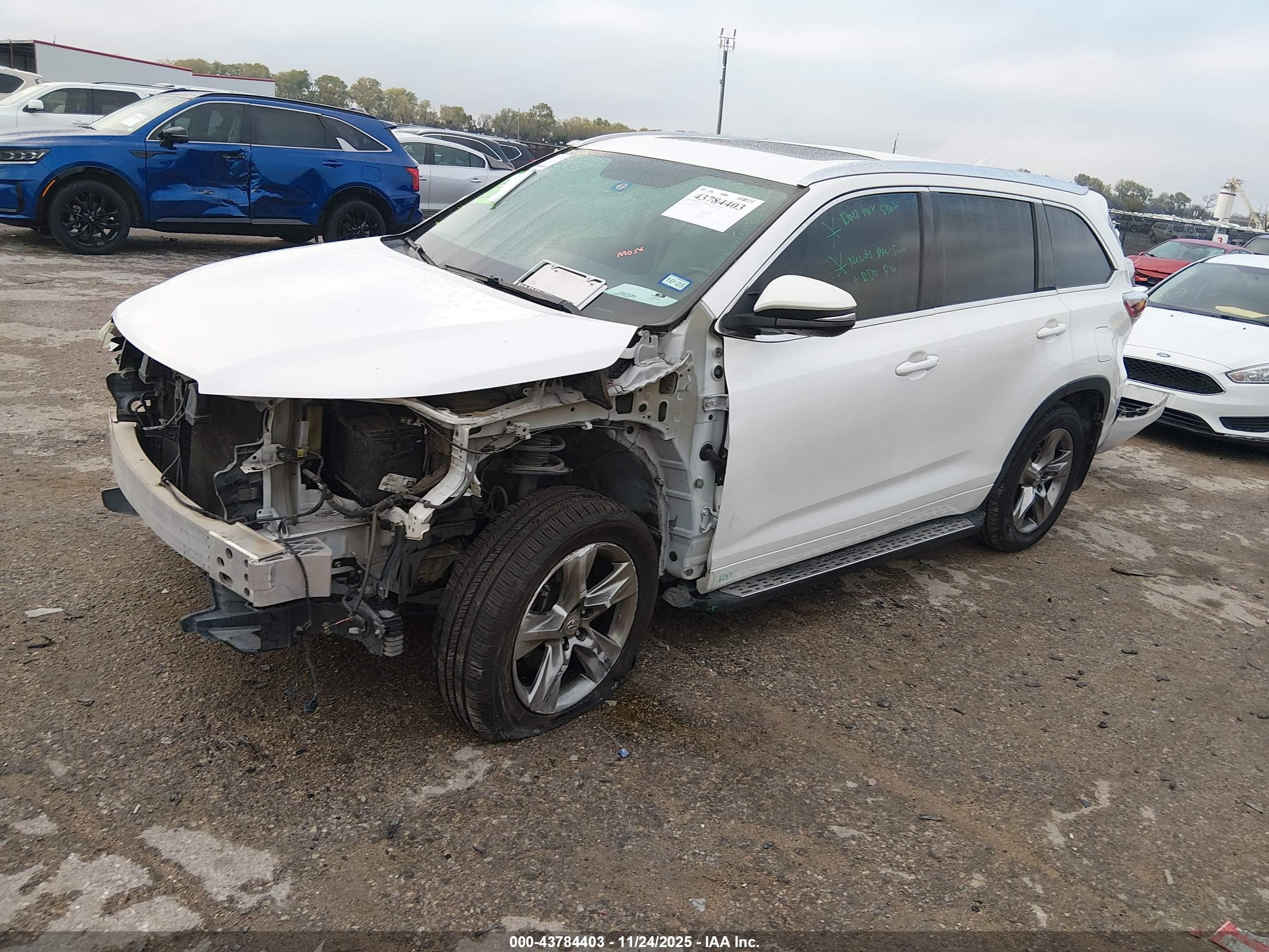 TOYOTA HIGHLANDER image 2
