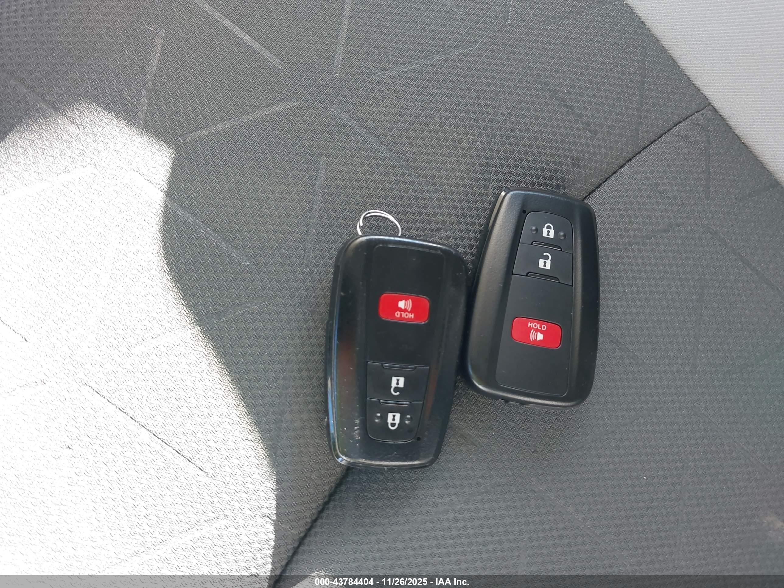 TOYOTA RAV4 image 11