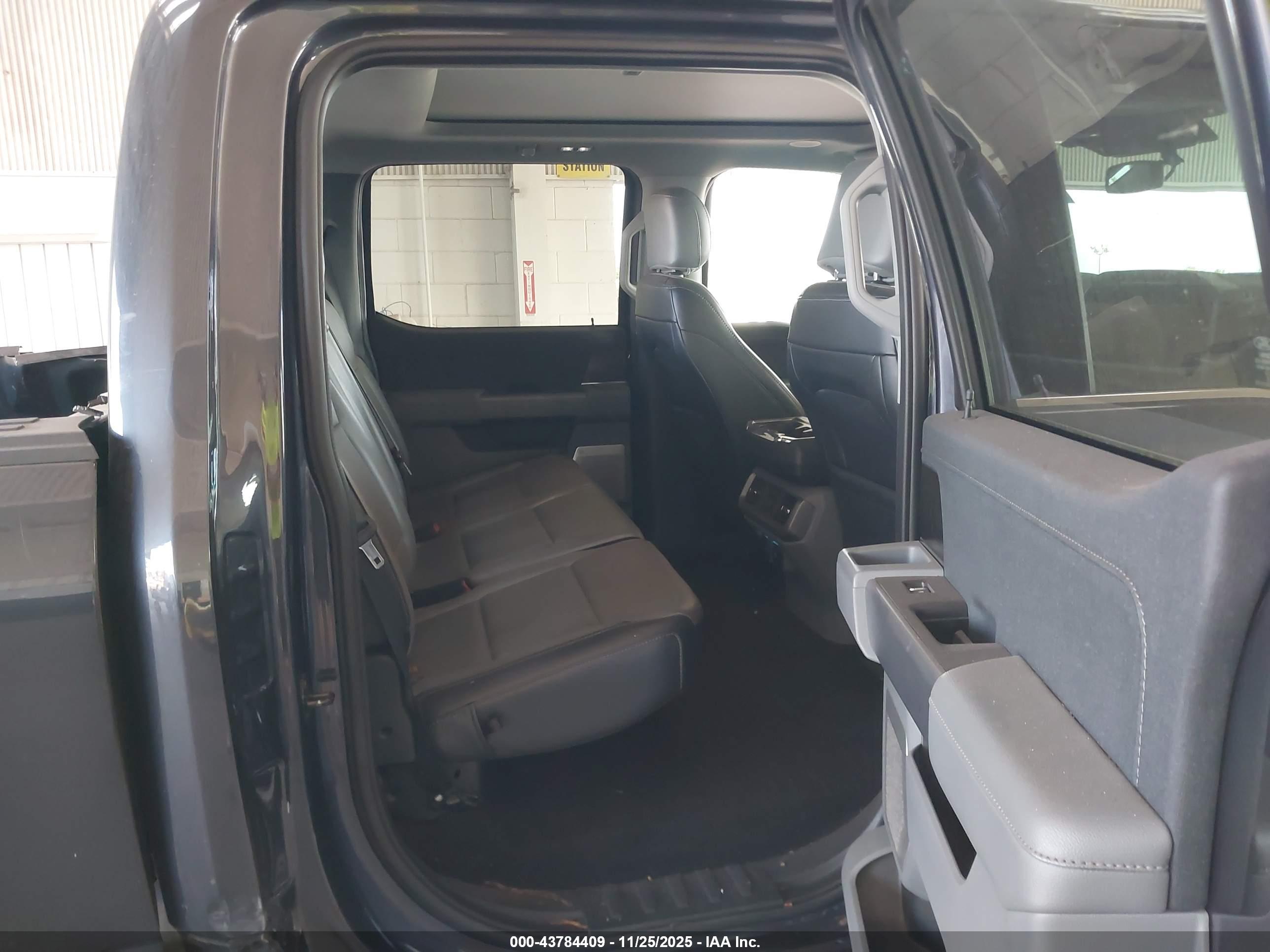 FORD F-150 image 8