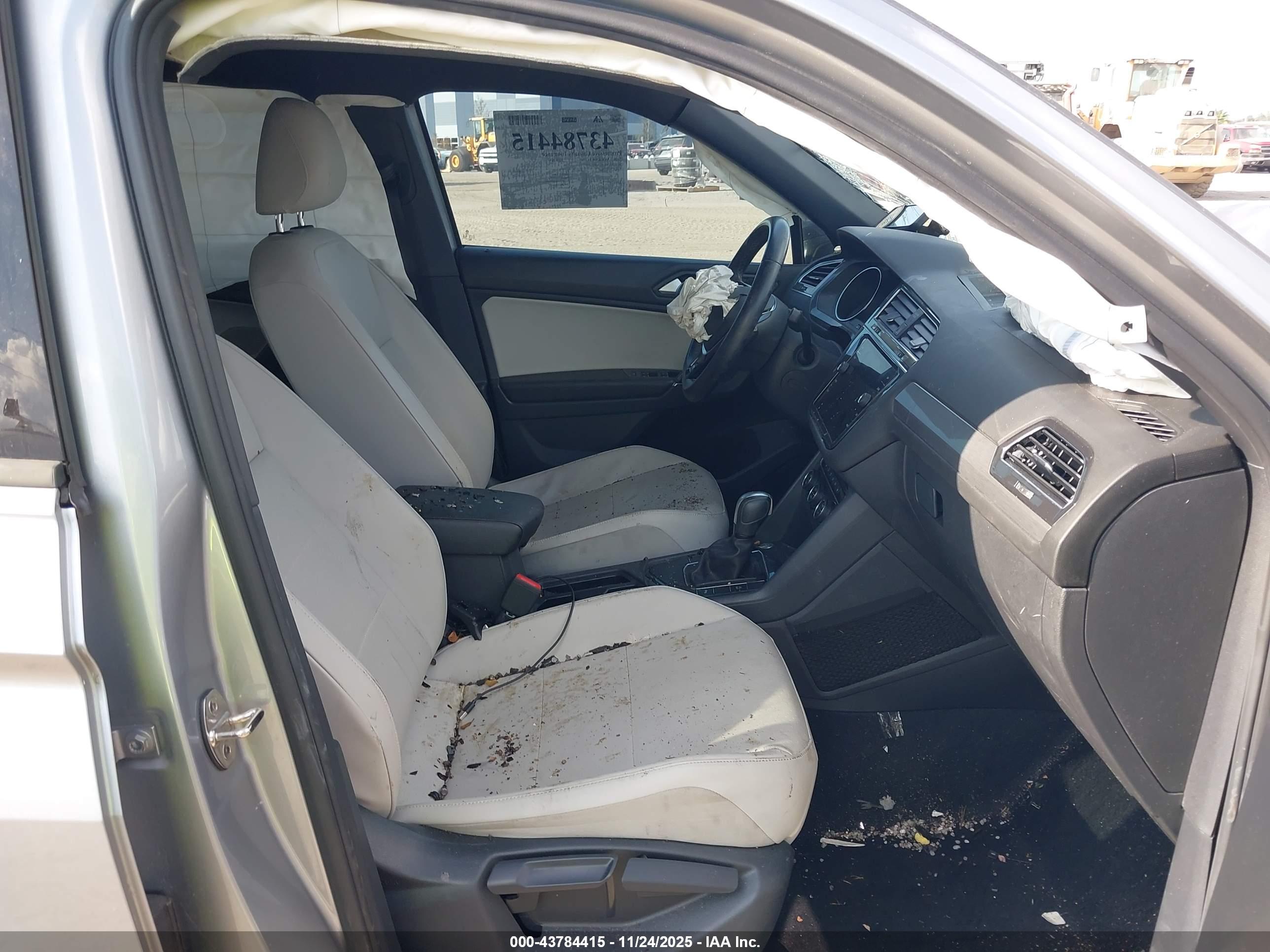 VOLKSWAGEN TIGUAN image 5