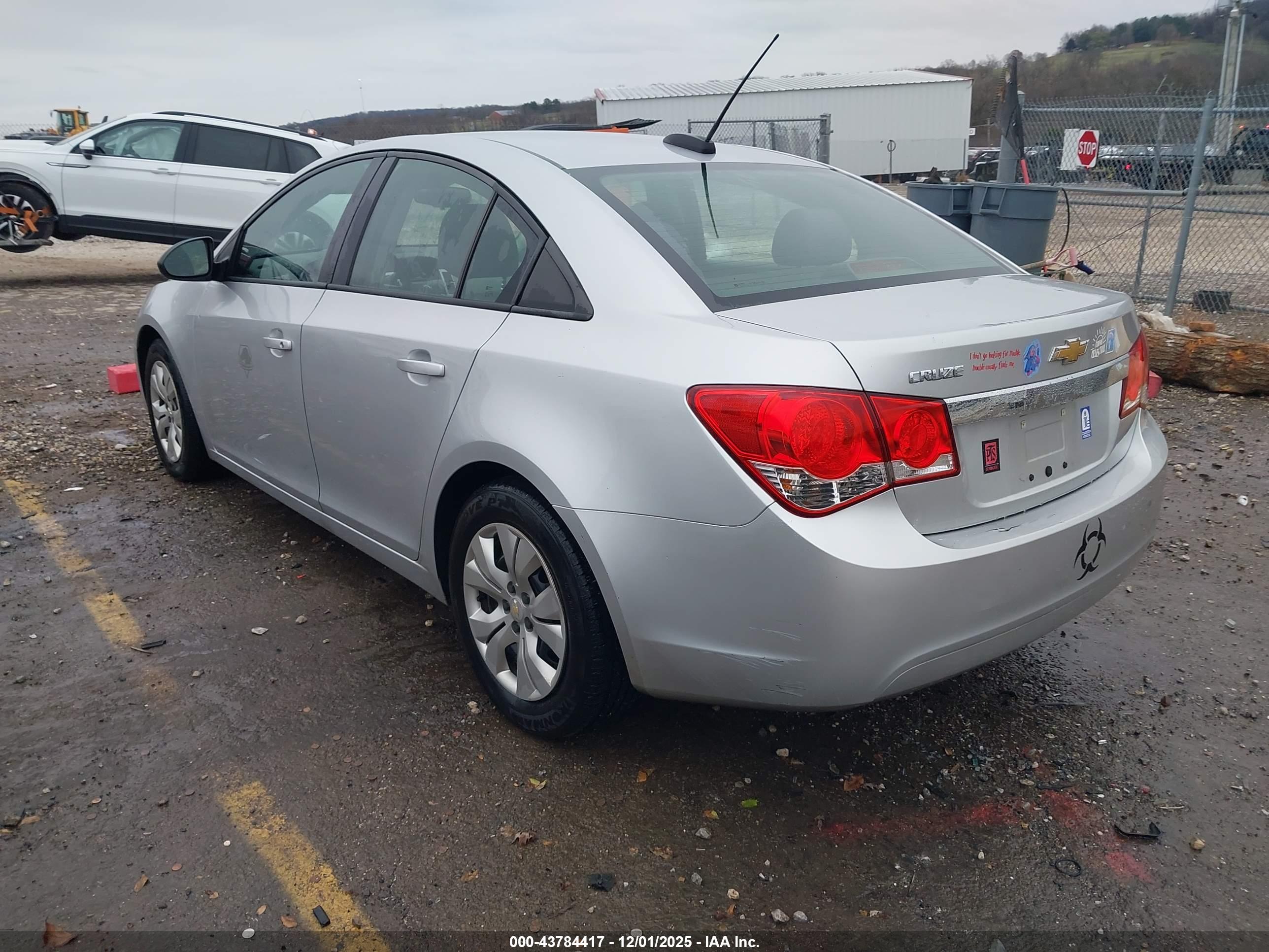 CHEVROLET CRUZE image 3