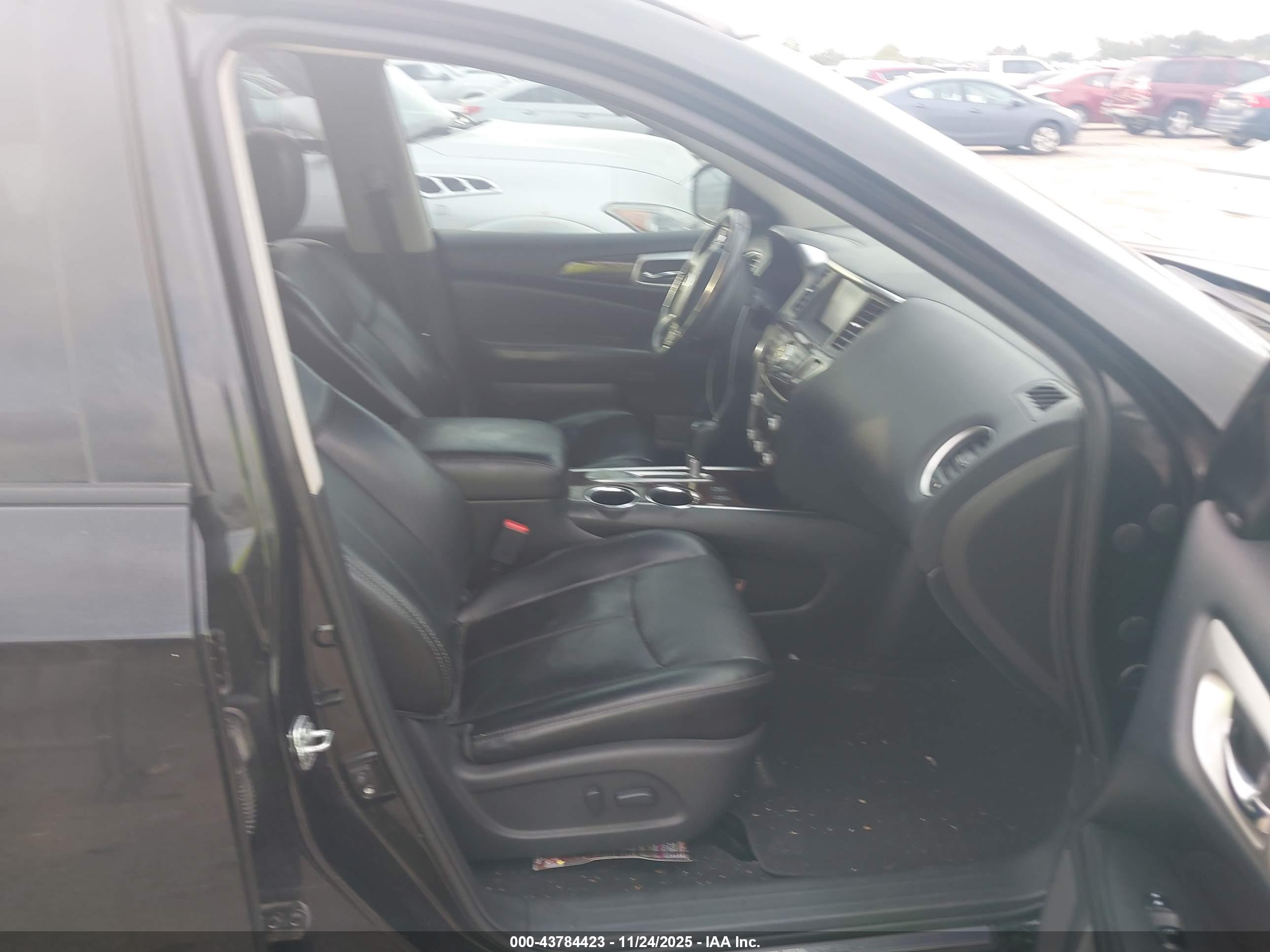 NISSAN PATHFINDER image 5