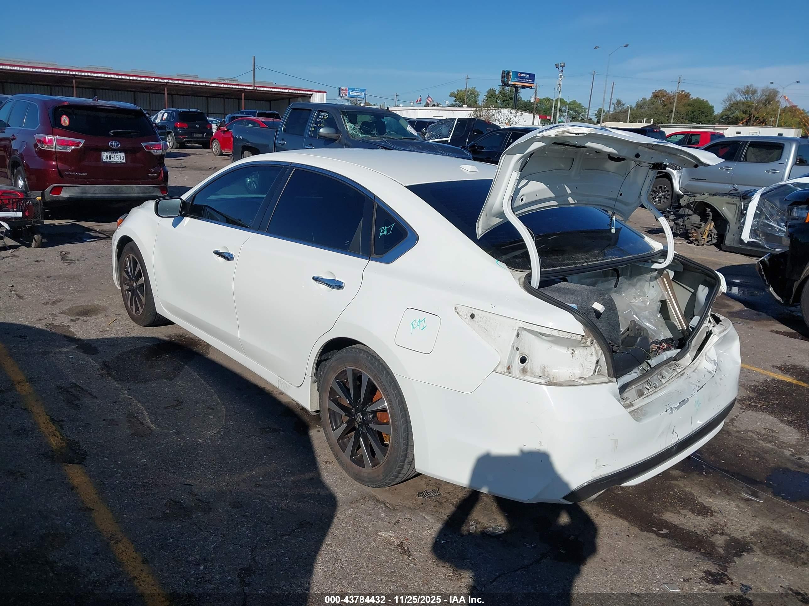 NISSAN ALTIMA image 3