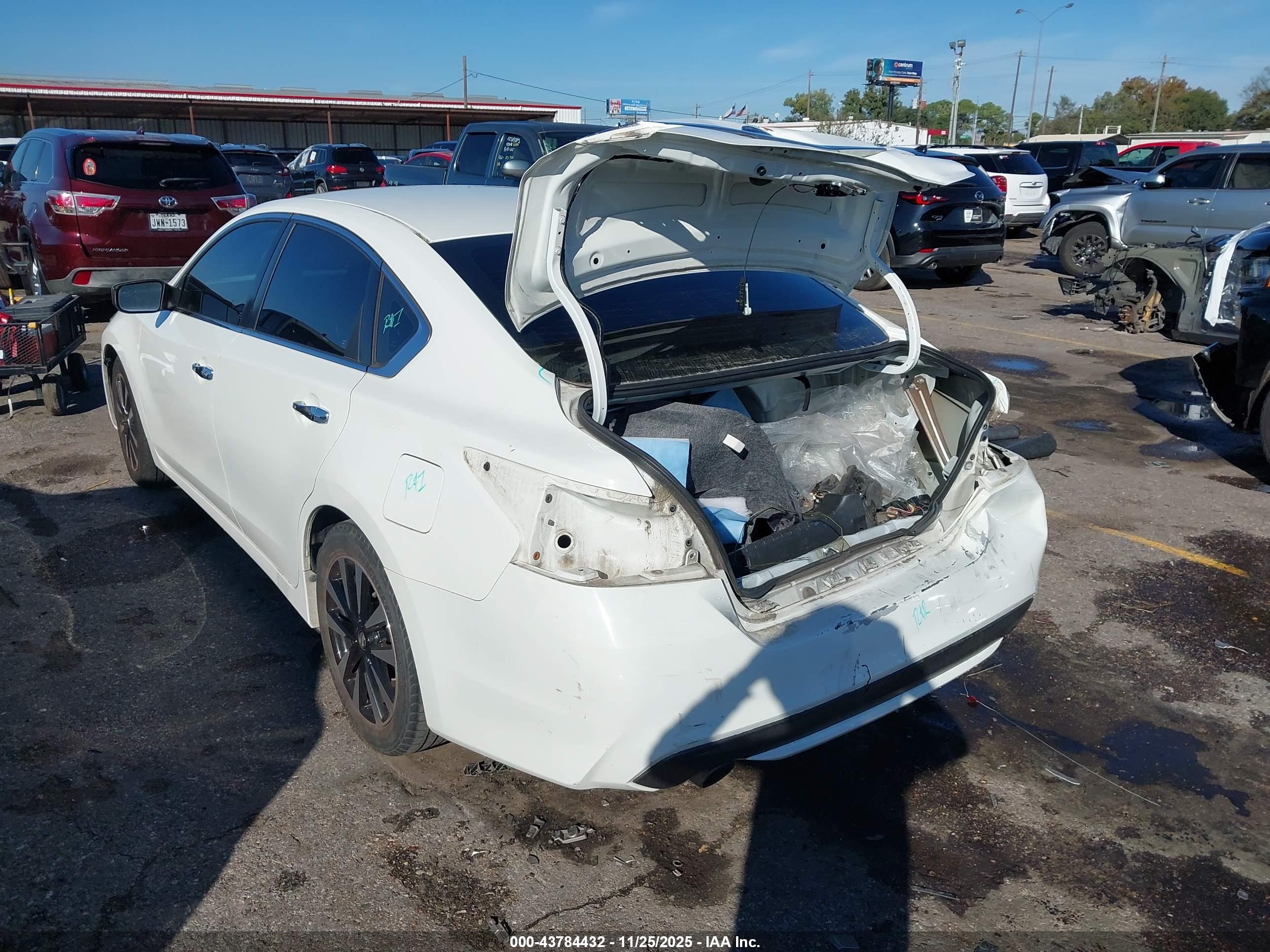 NISSAN ALTIMA image 6